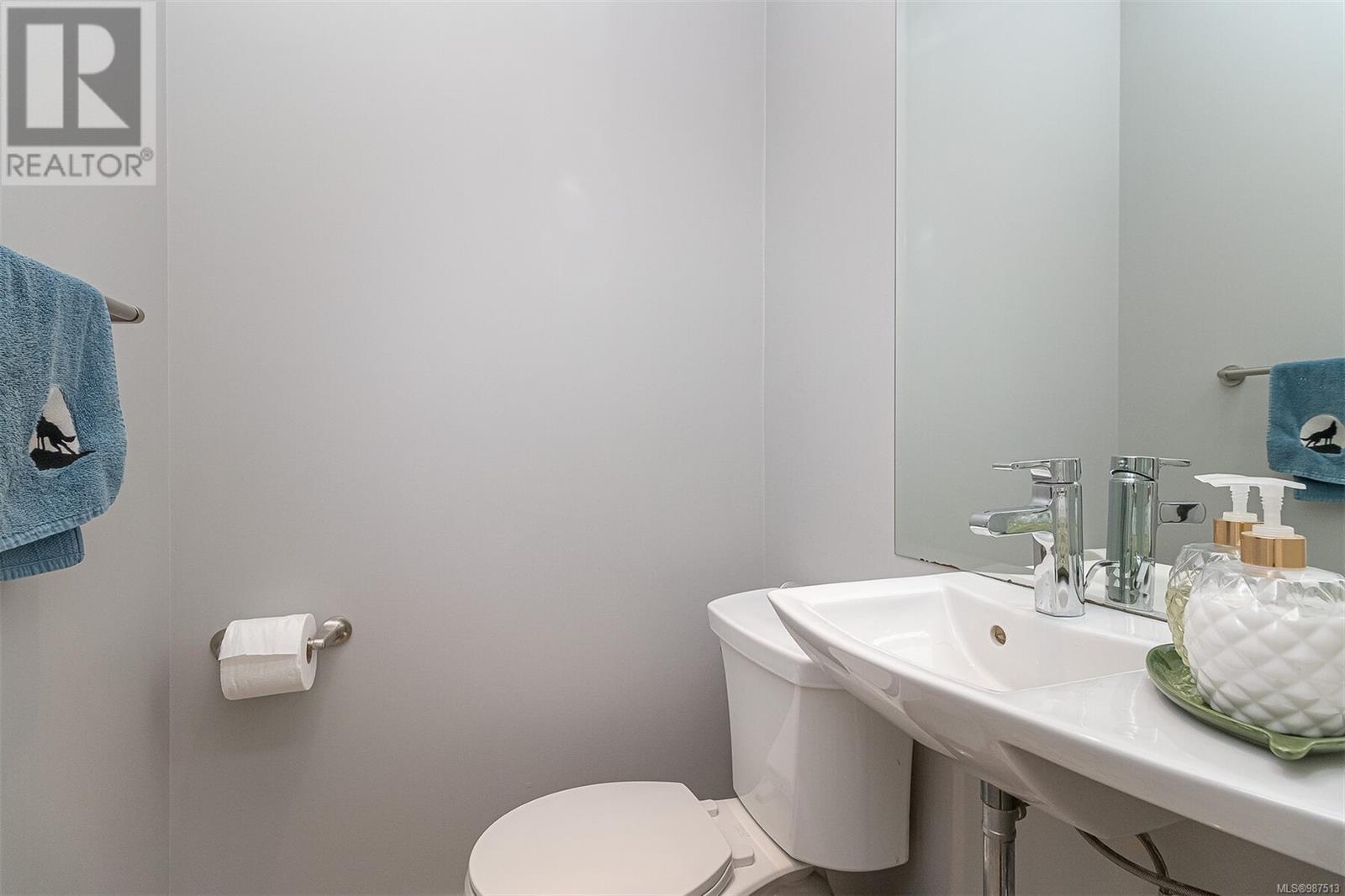 6587 Lincroft Rd Property Photo 43