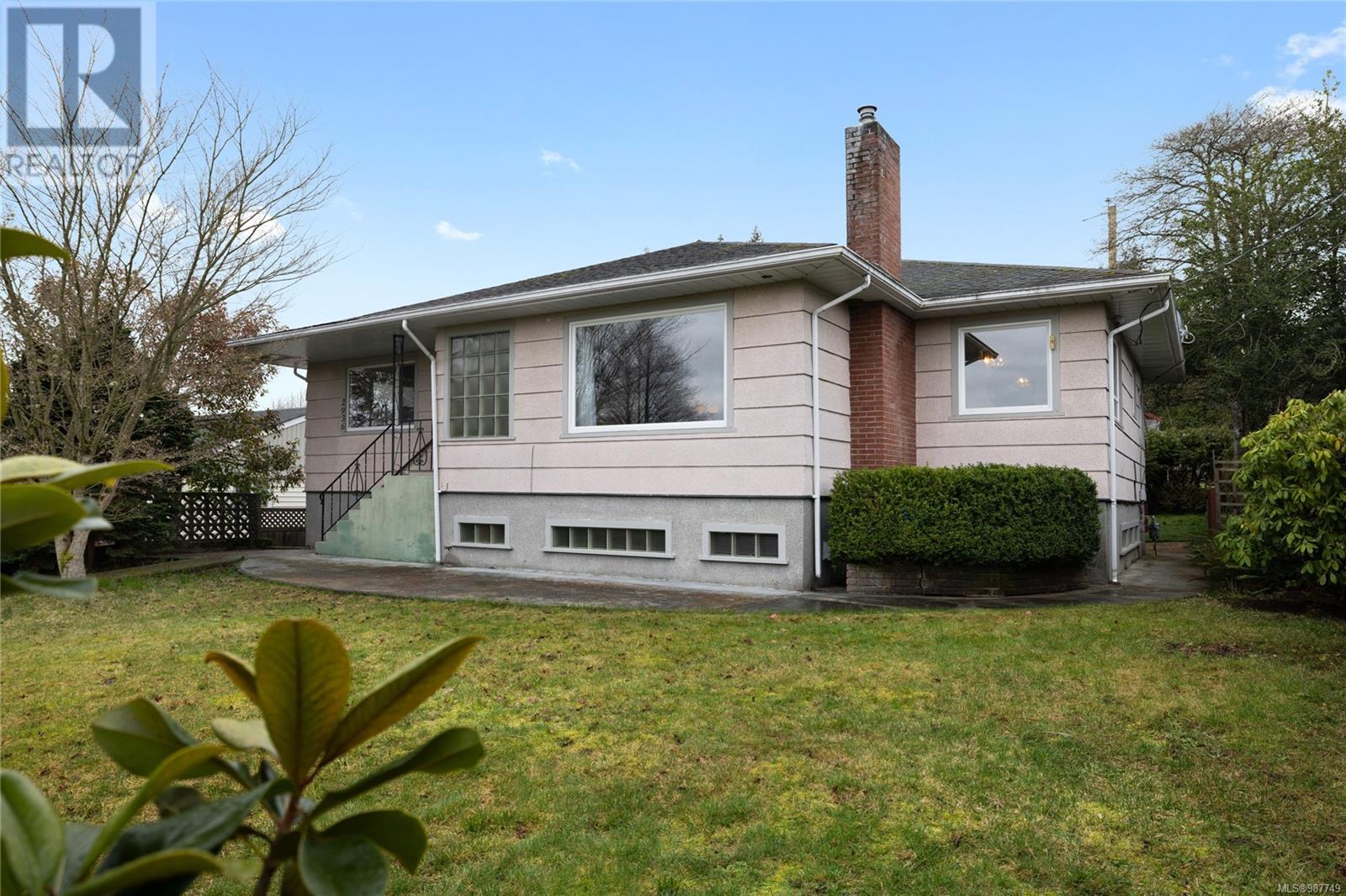 2936 Alder St Property Photo