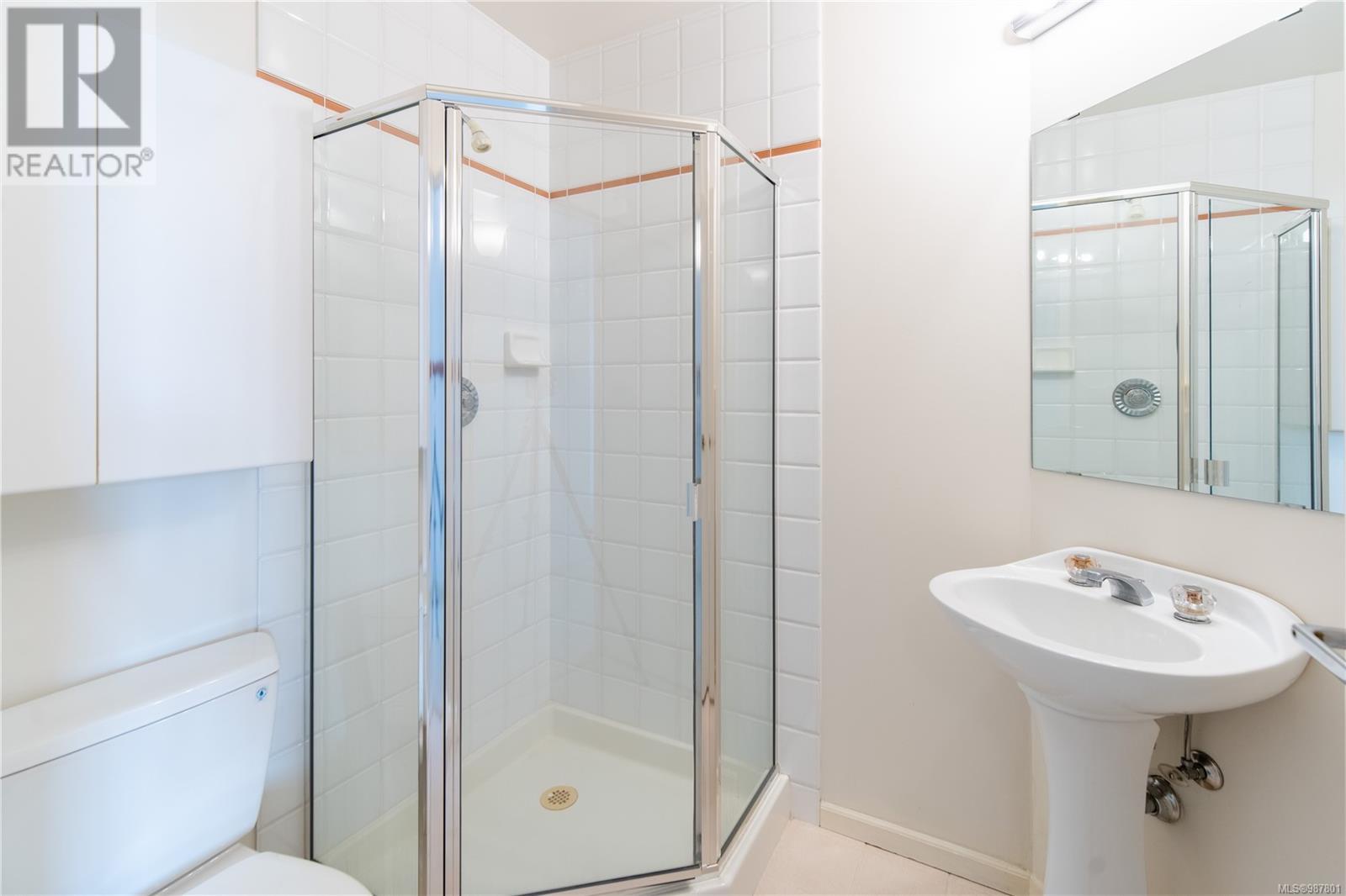 210 188 Douglas St Property Photo 18