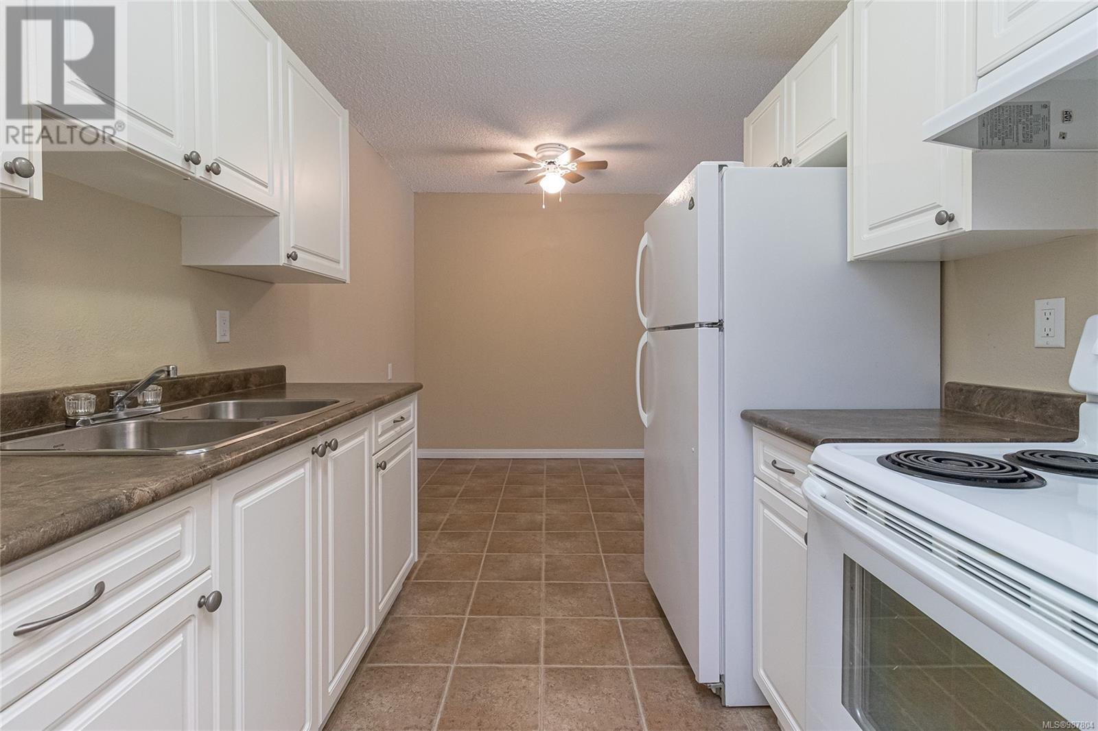 308 218 Bayview Ave Property Photo 11