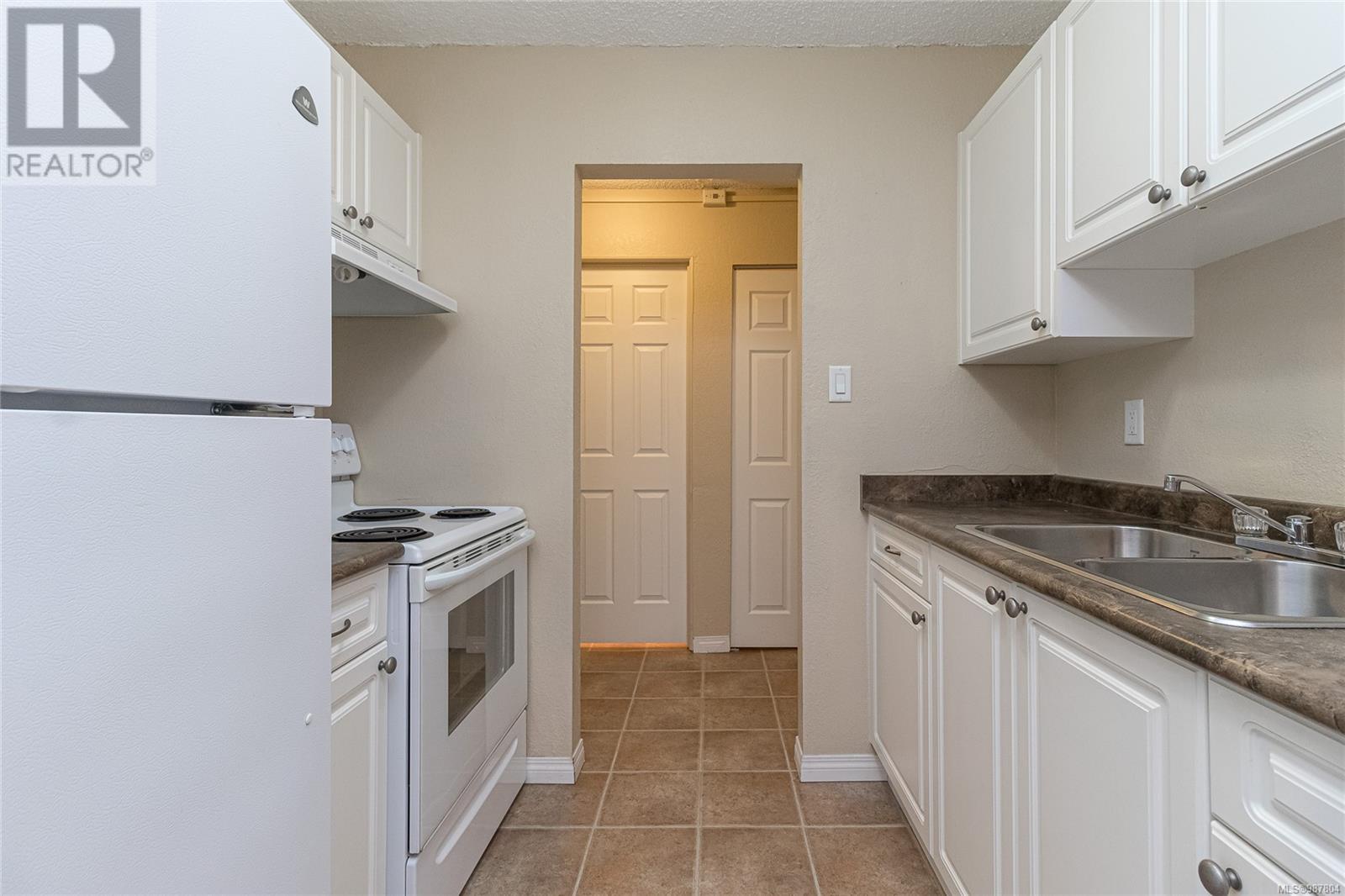 308 218 Bayview Ave Property Photo 12