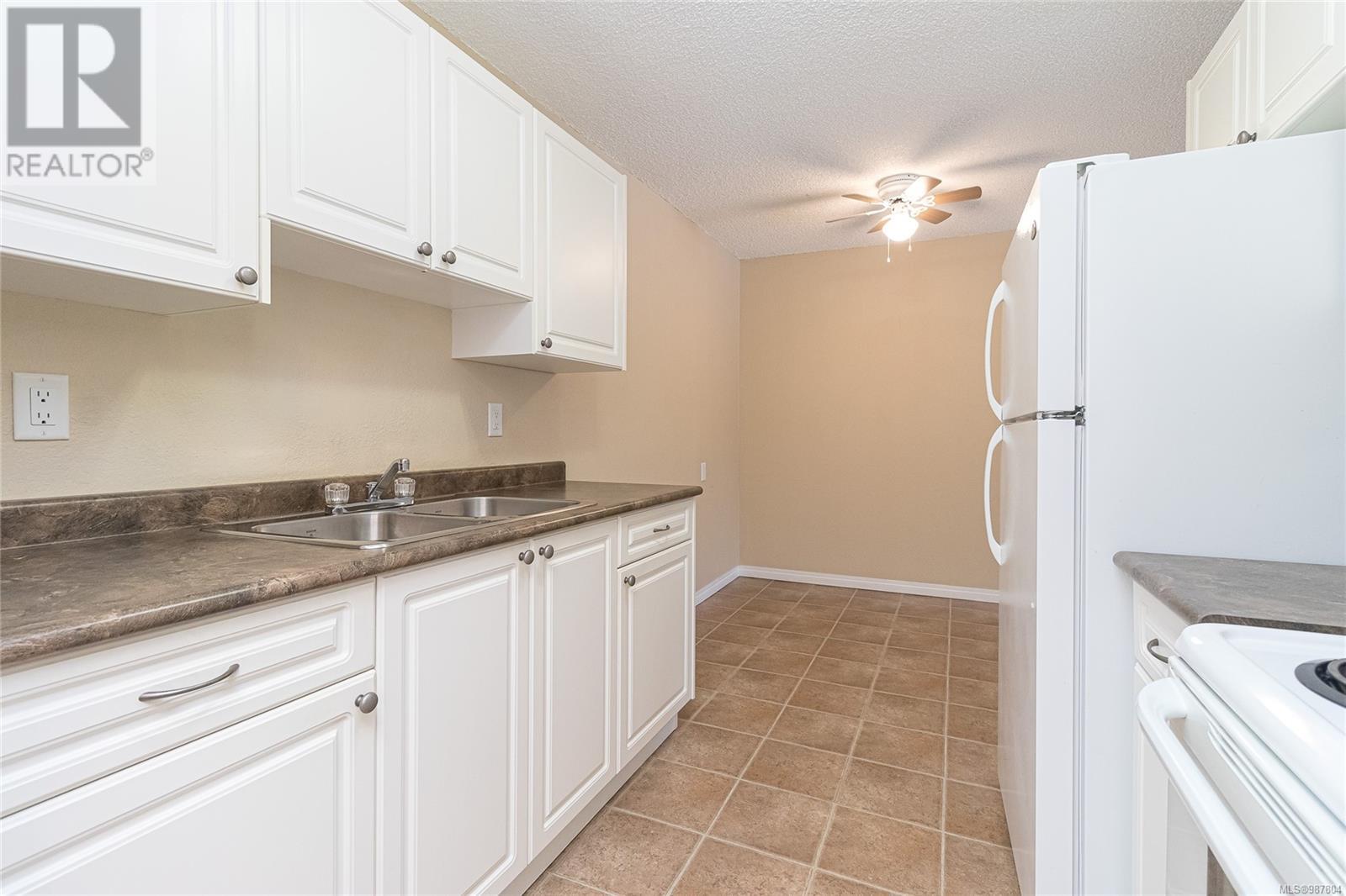 308 218 Bayview Ave Property Photo 14