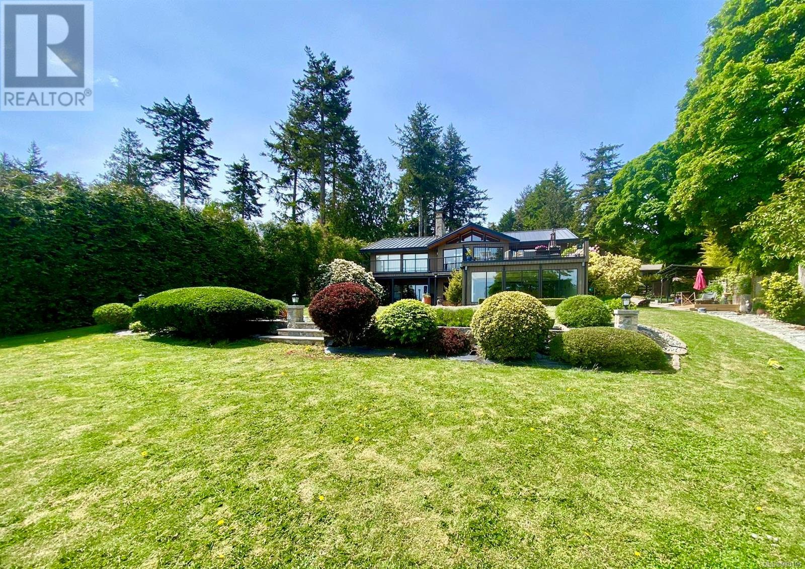 2220 Arbutus Rd Property Photo 7