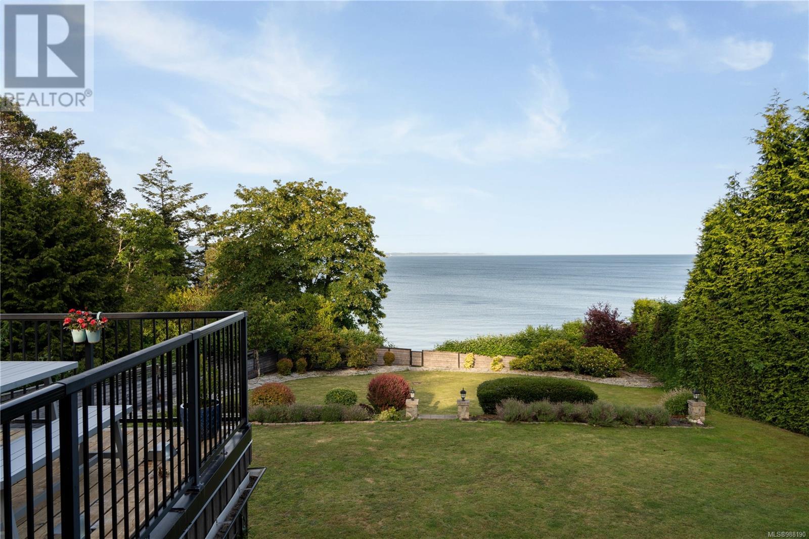 2220 Arbutus Rd Property Photo 11
