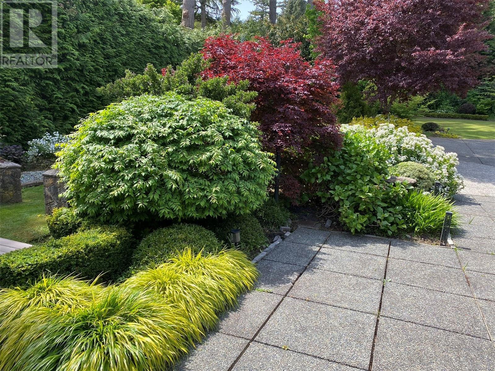 2220 Arbutus Rd Property Photo 19