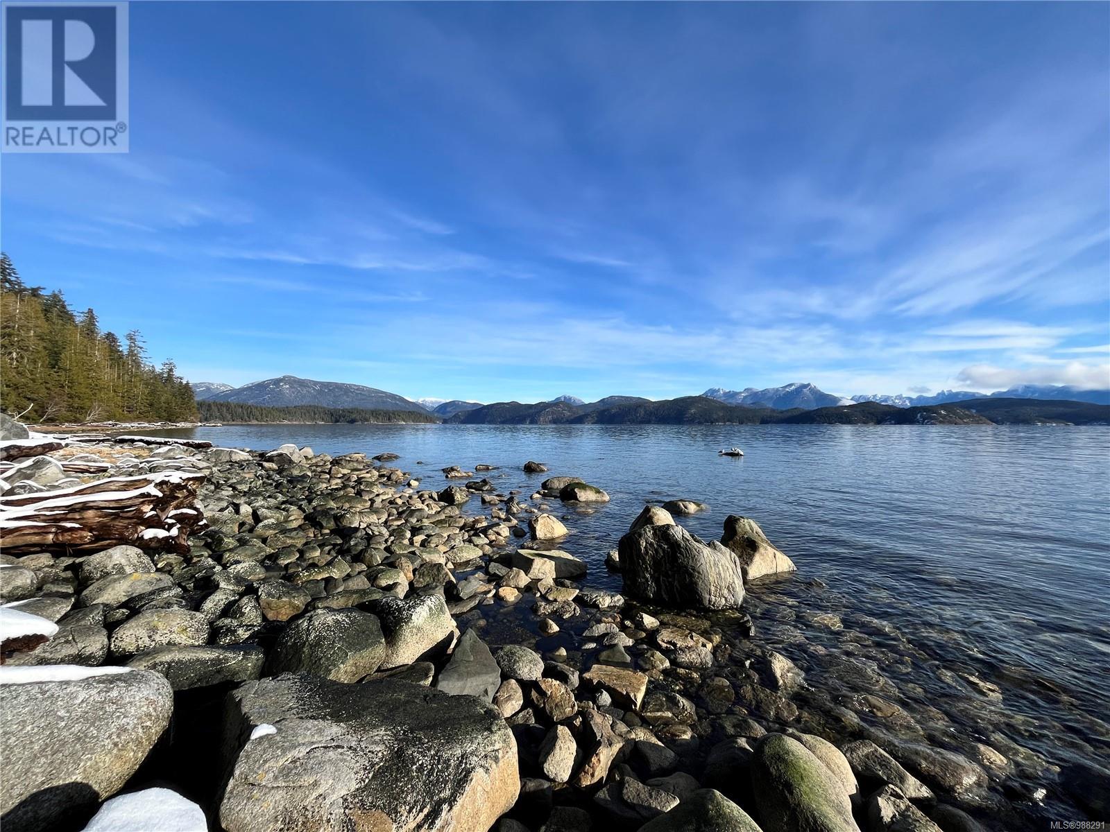 1572 Squirrel Cove Rd Property Photo 1