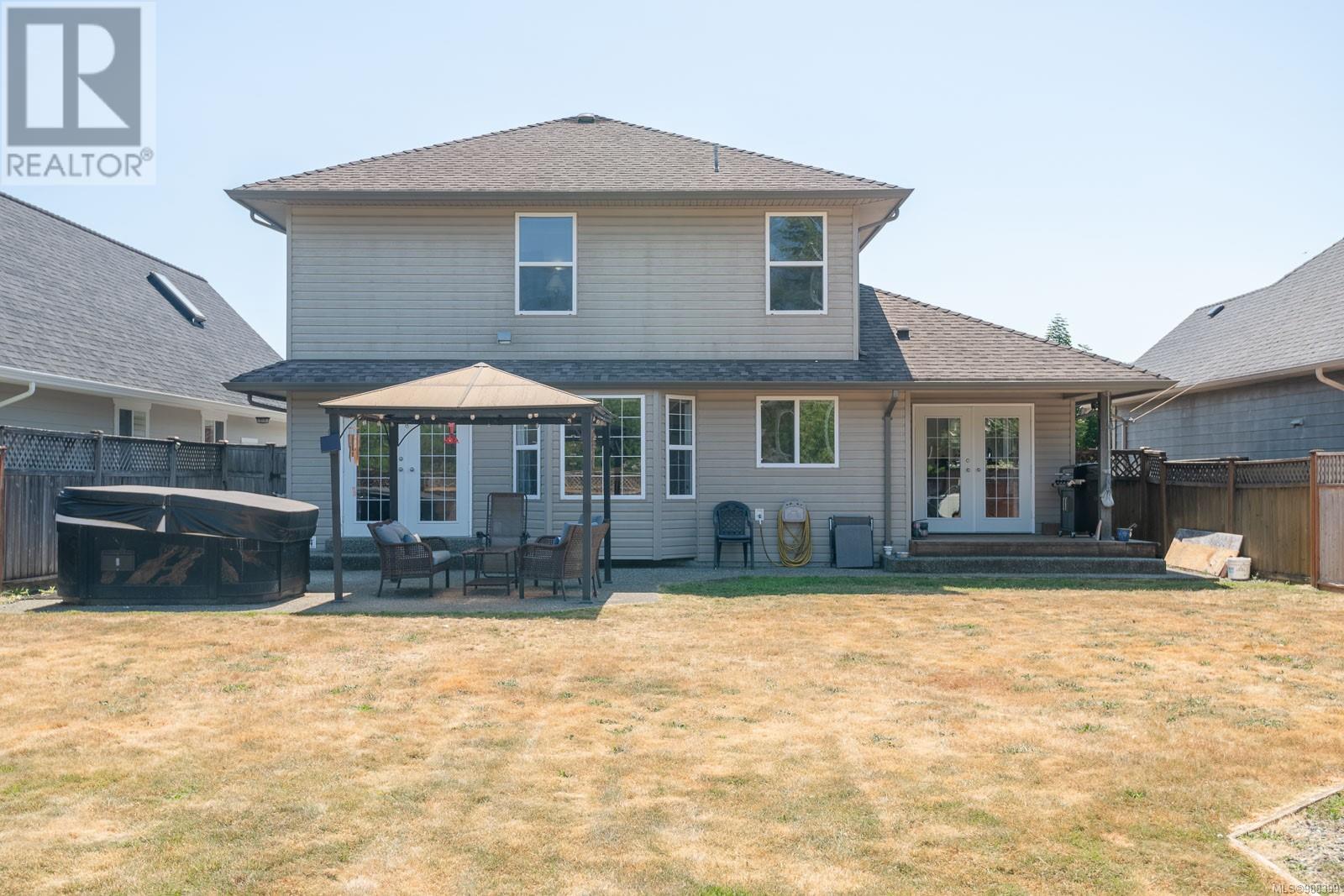 5575 Woodland Cres E Property Photo 36