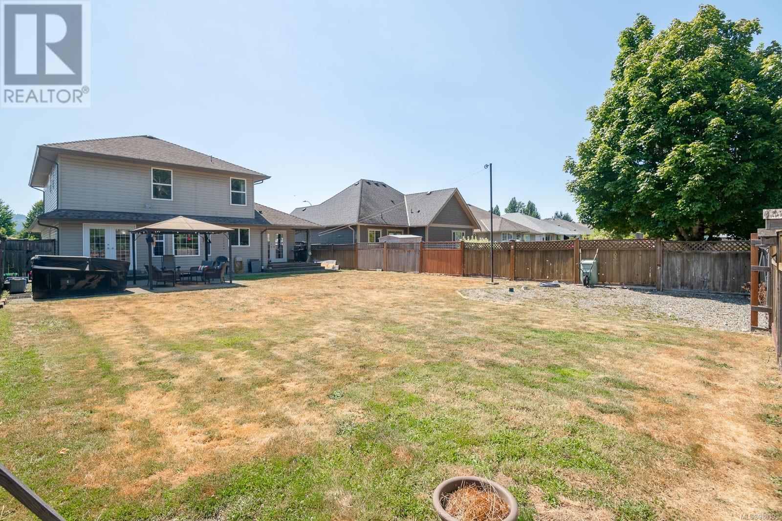 5575 Woodland Cres E Property Photo 37