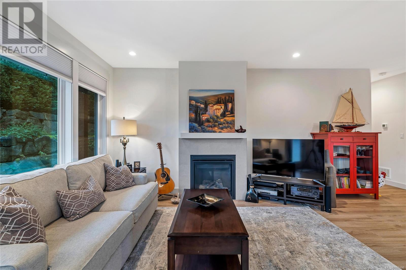 10 420 Cook St Property Photo 17
