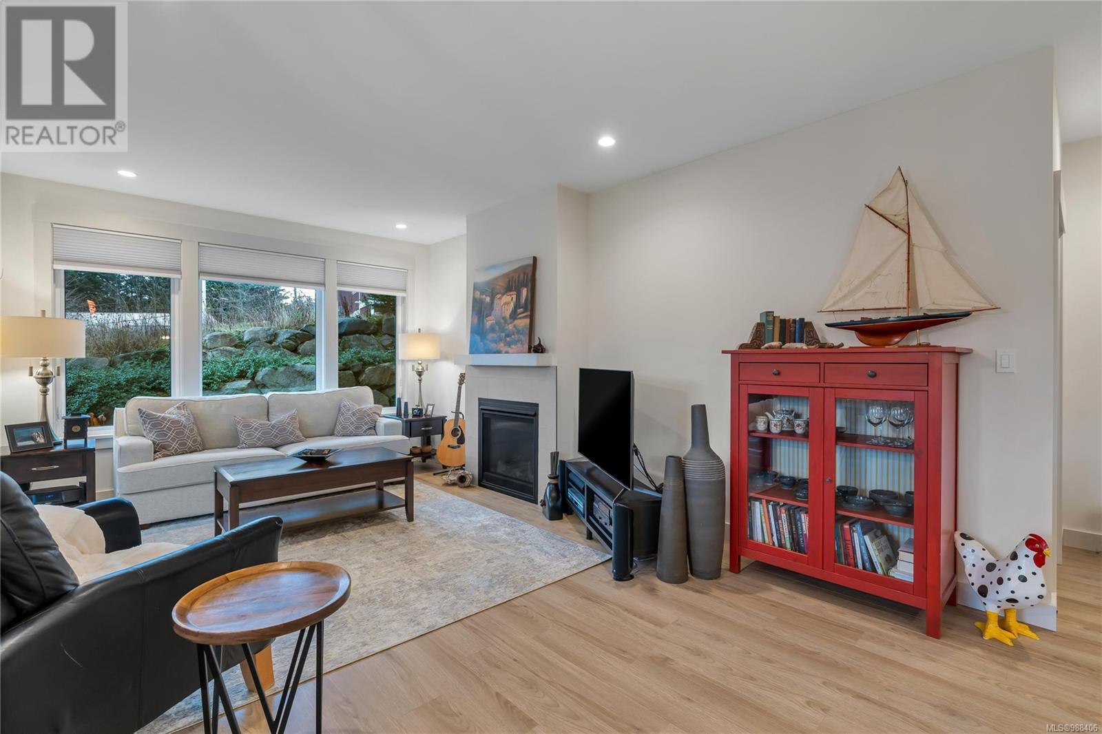 10 420 Cook St Property Photo 18