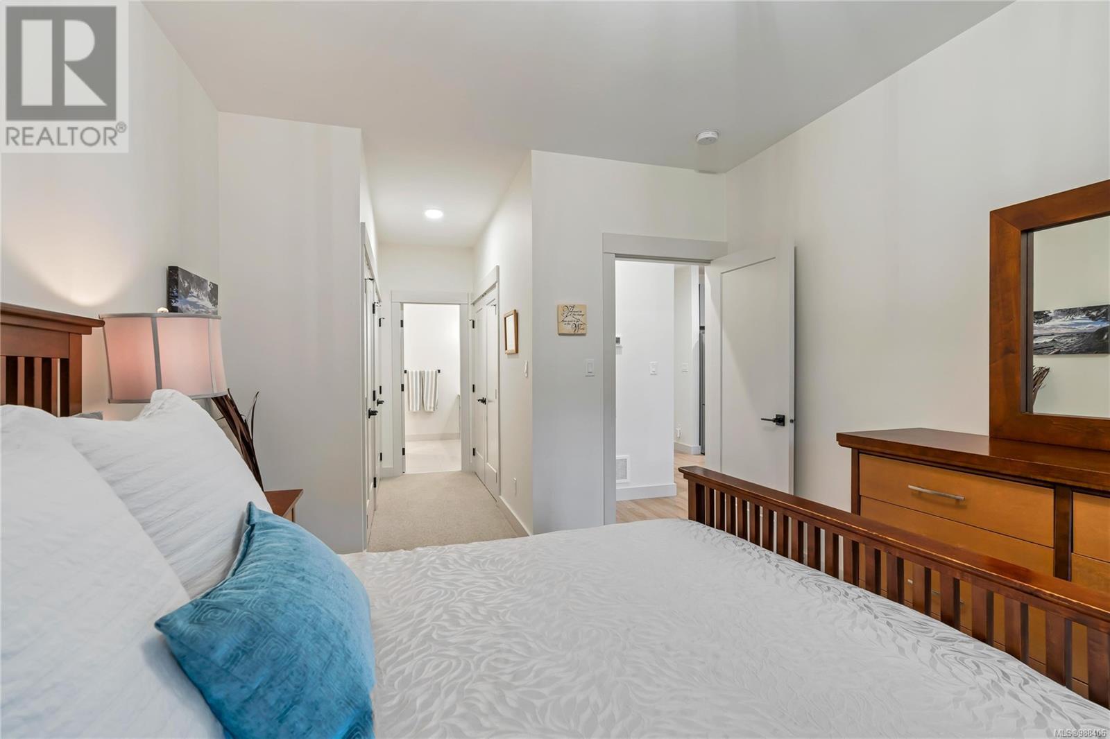 10 420 Cook St Property Photo 21