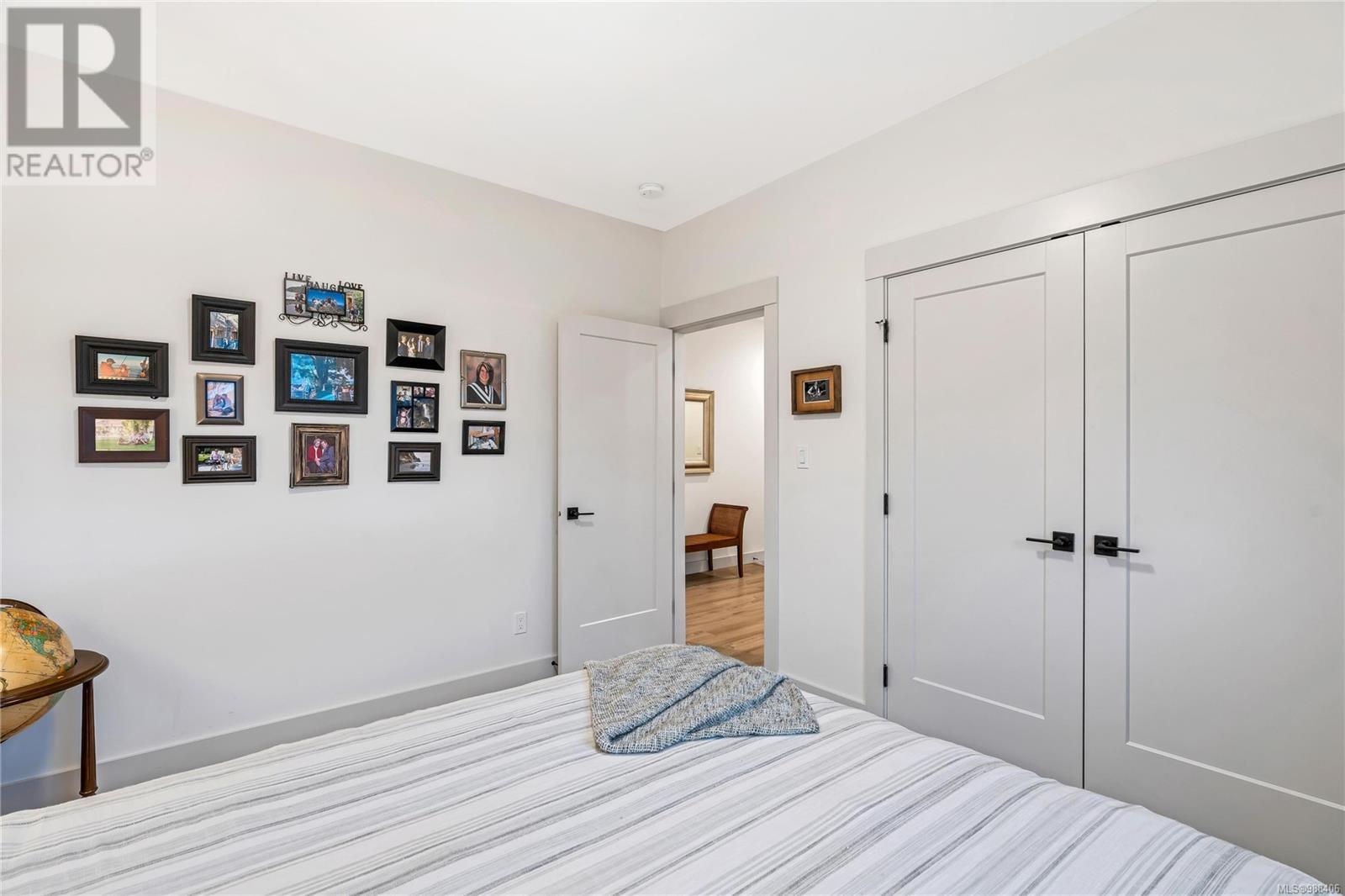 10 420 Cook St Property Photo 29