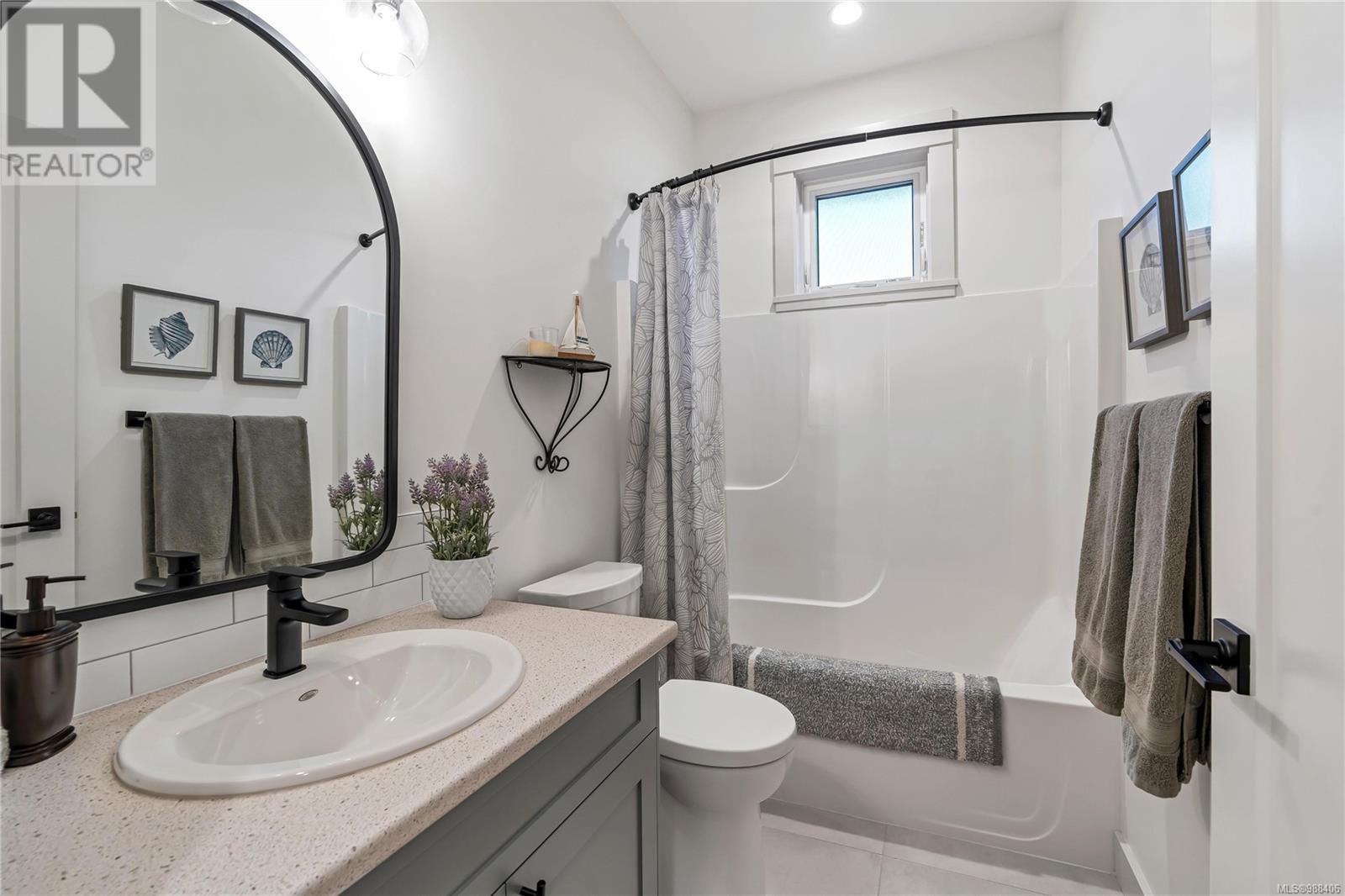 10 420 Cook St Property Photo 32