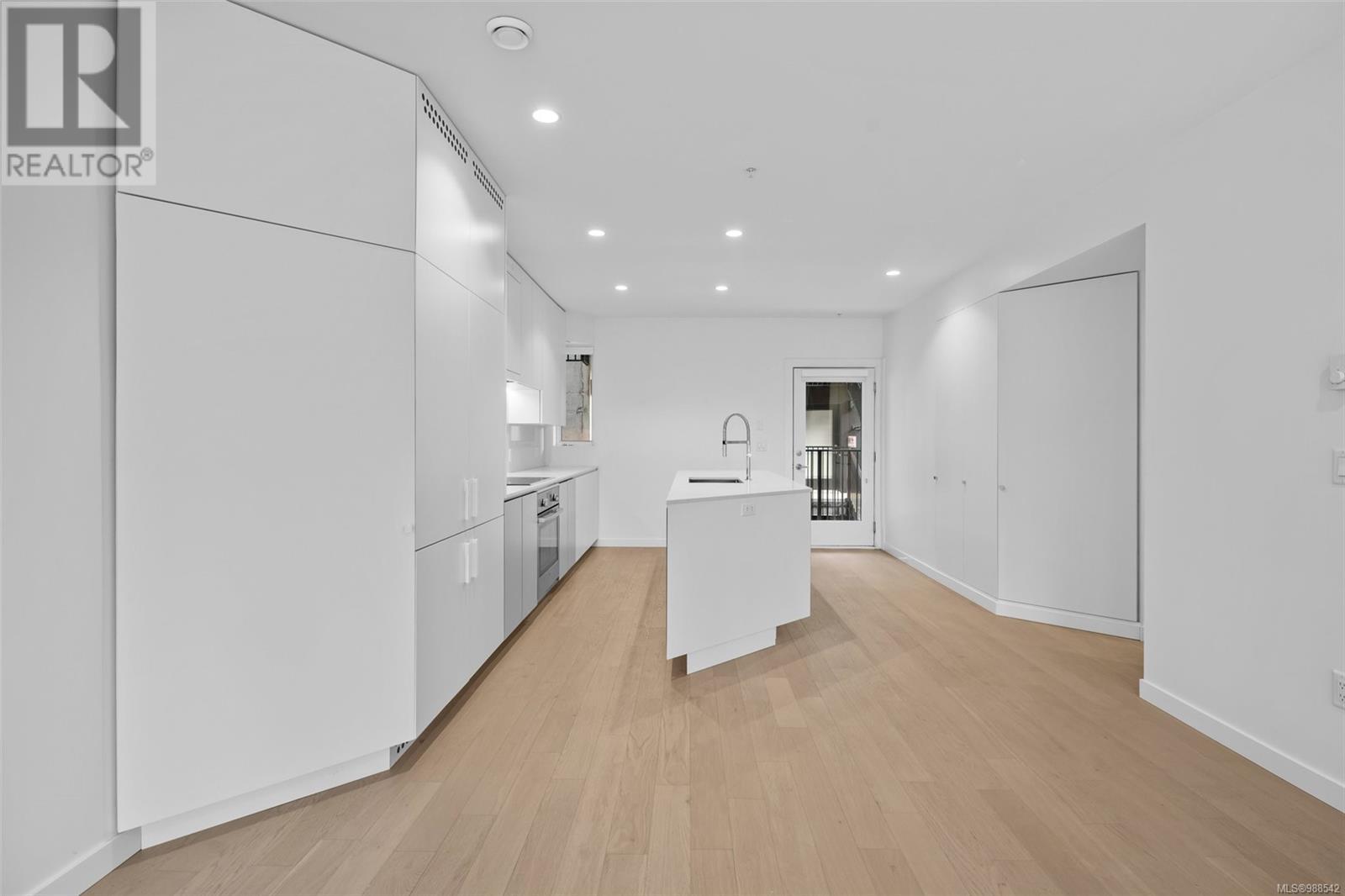 301 430 Parry St Property Photo 8