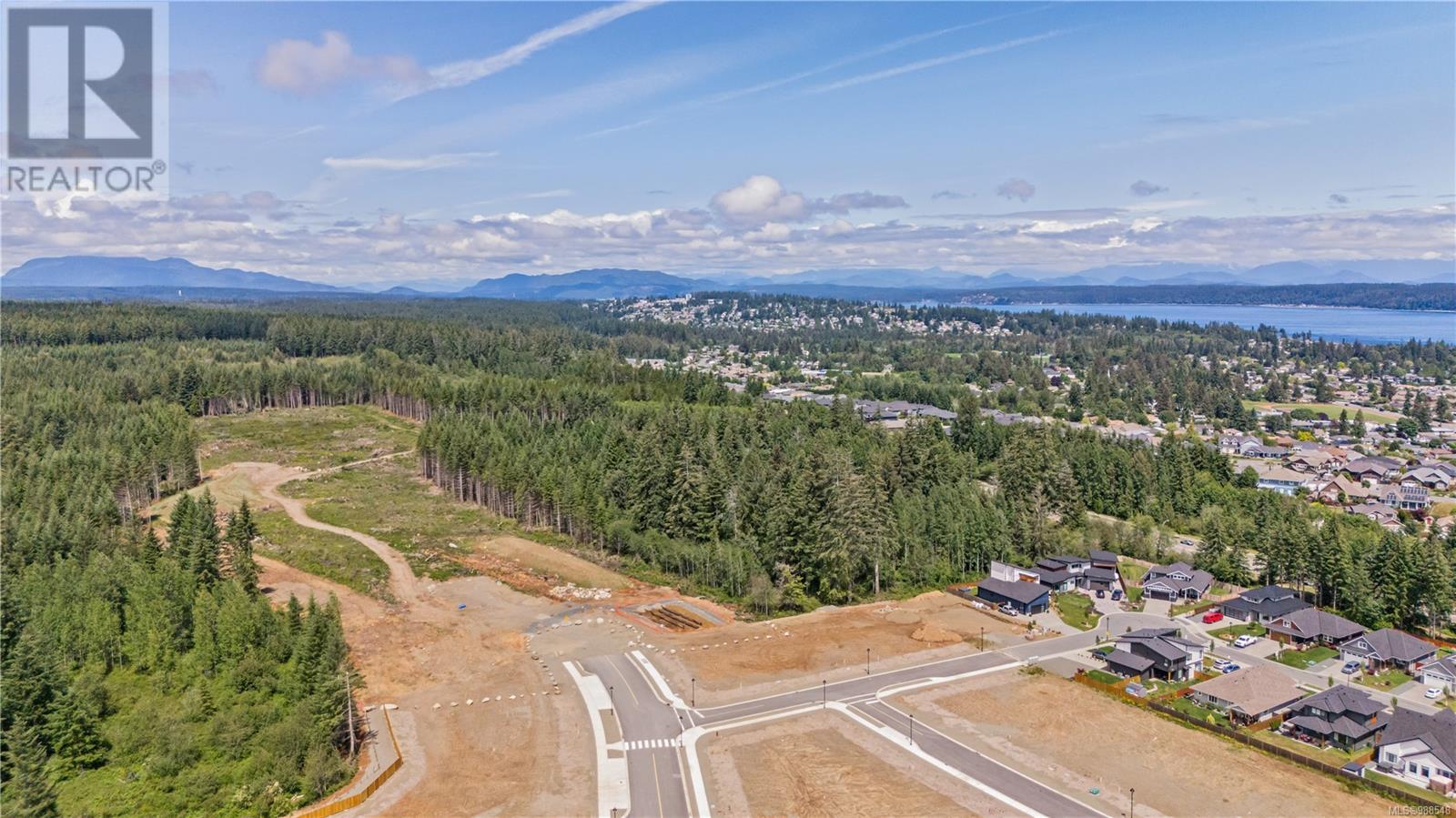 804 Salal St Property Photo 2
