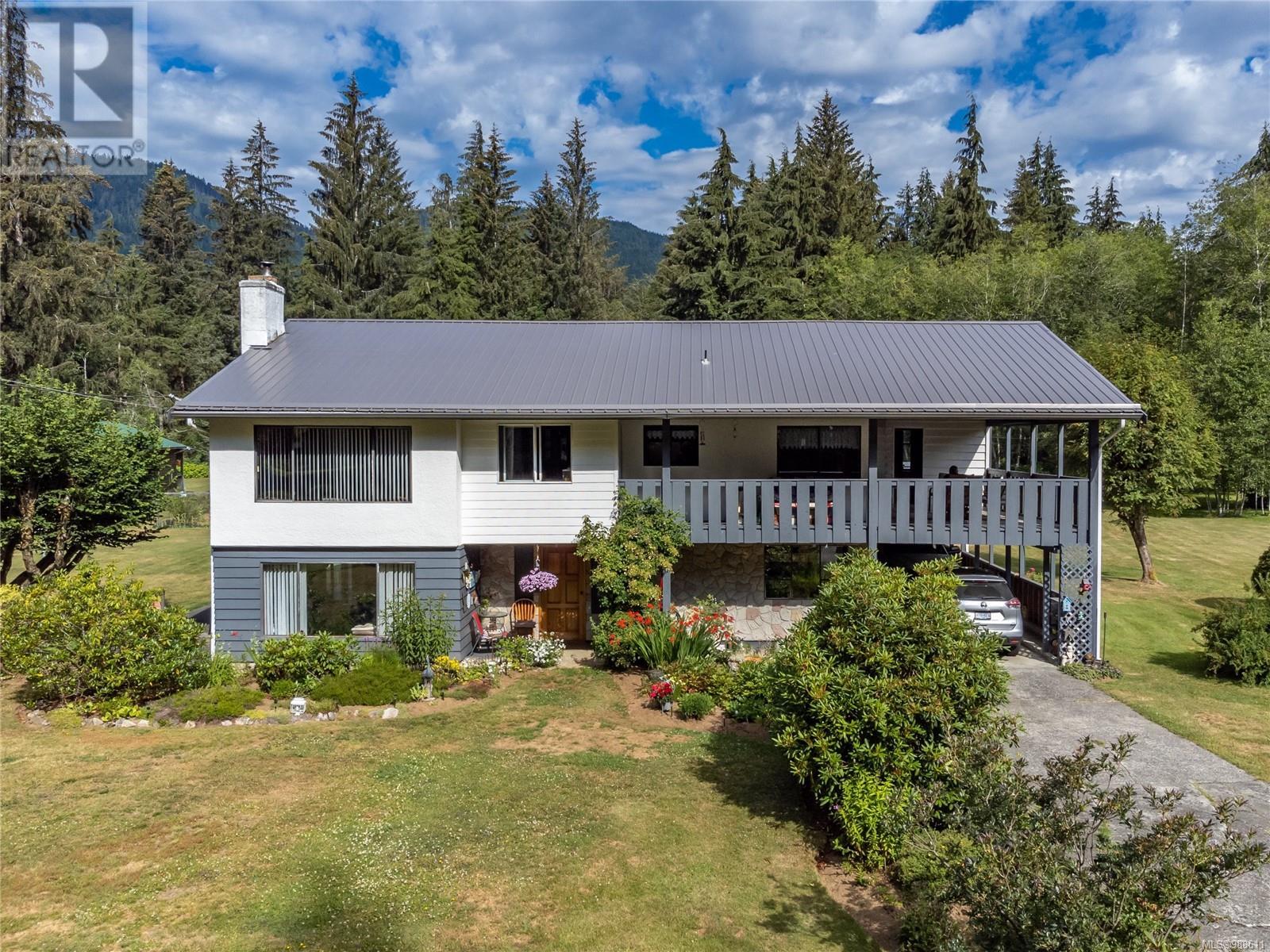 1301 Sayward Rd Property Photo