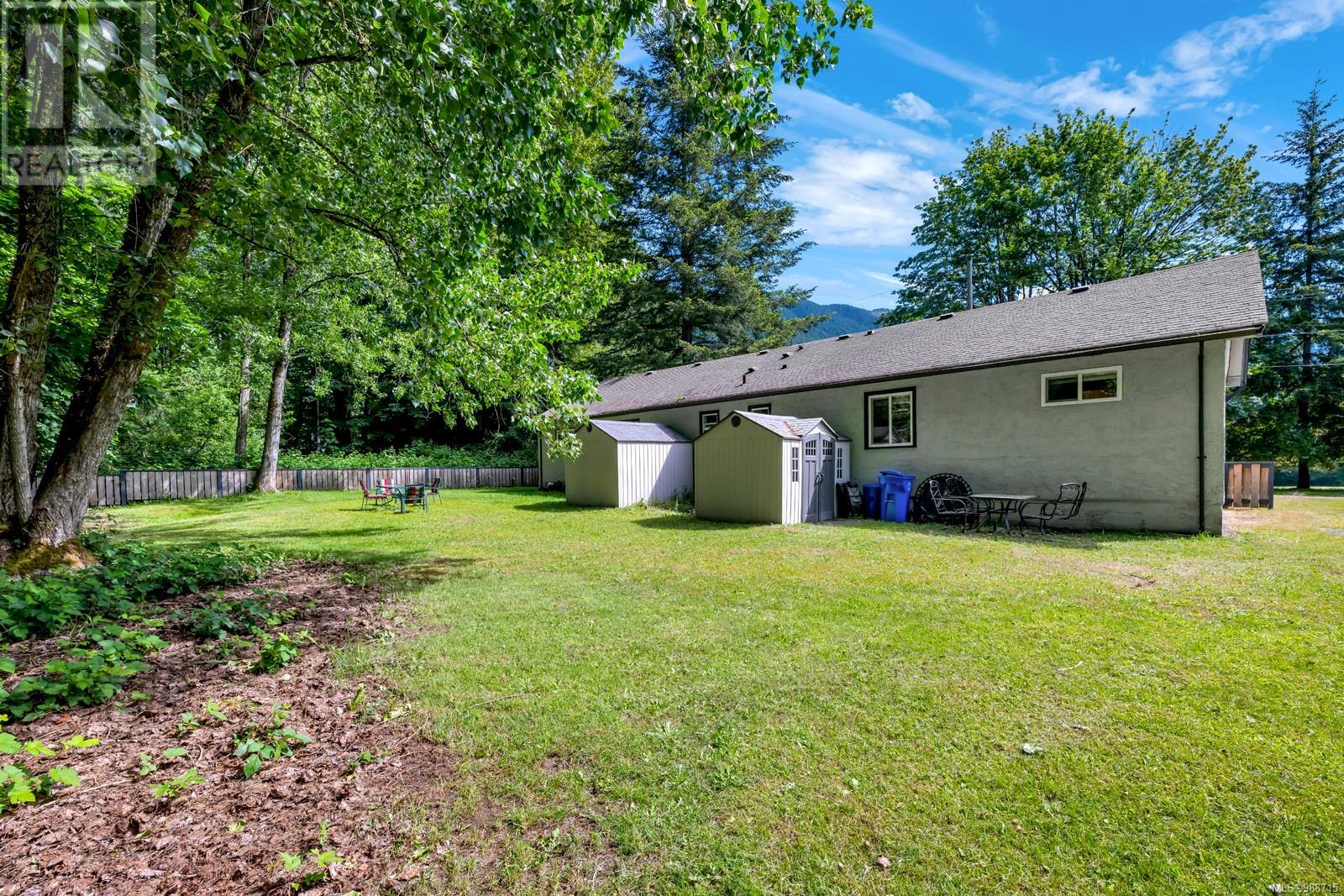 8033 Greendale Rd Property Photo 21