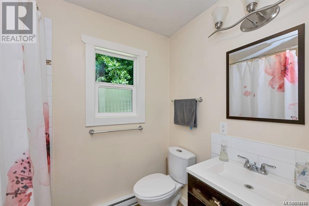 8033 Greendale Rd Property Photo 34
