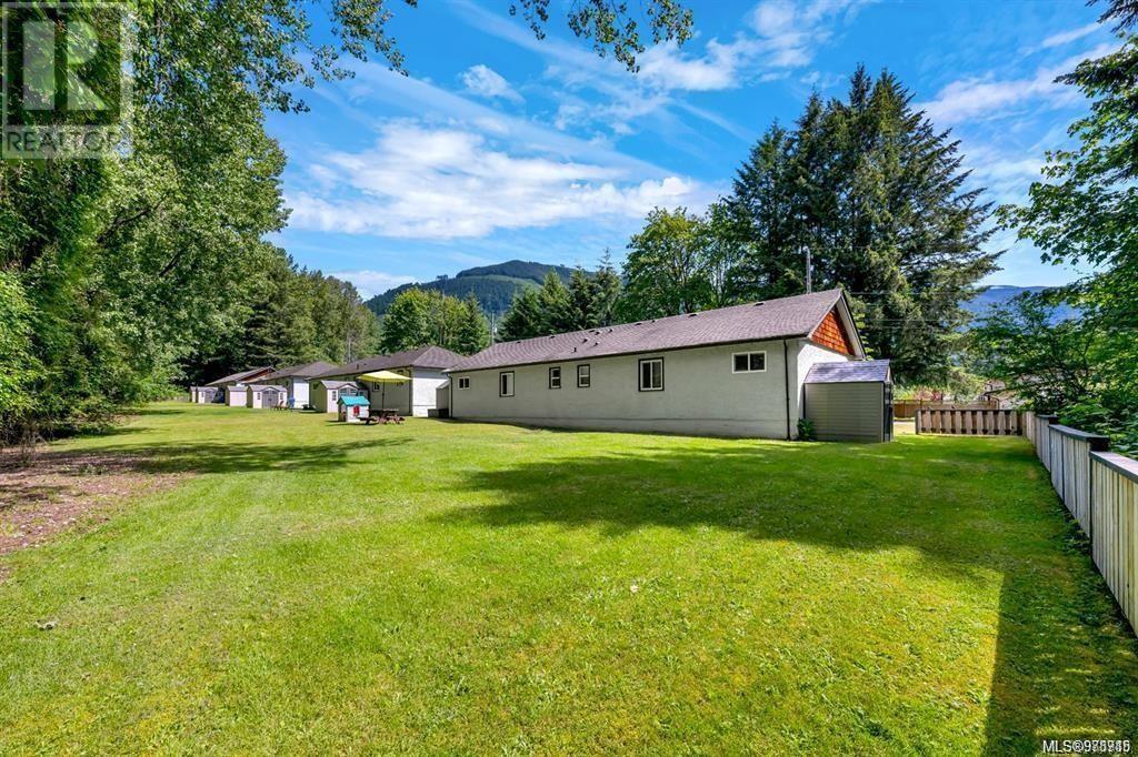 8033 Greendale Rd Property Photo 36