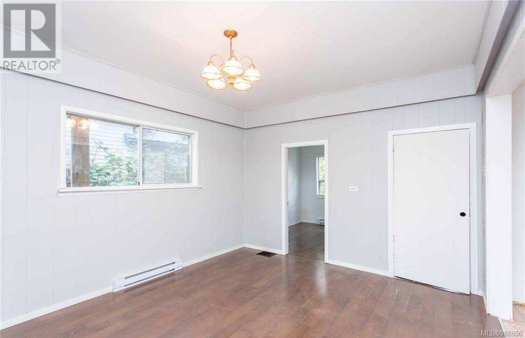 674 Farquhar St Property Photo 3
