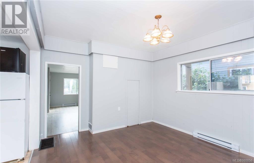 674 Farquhar St Property Photo 5