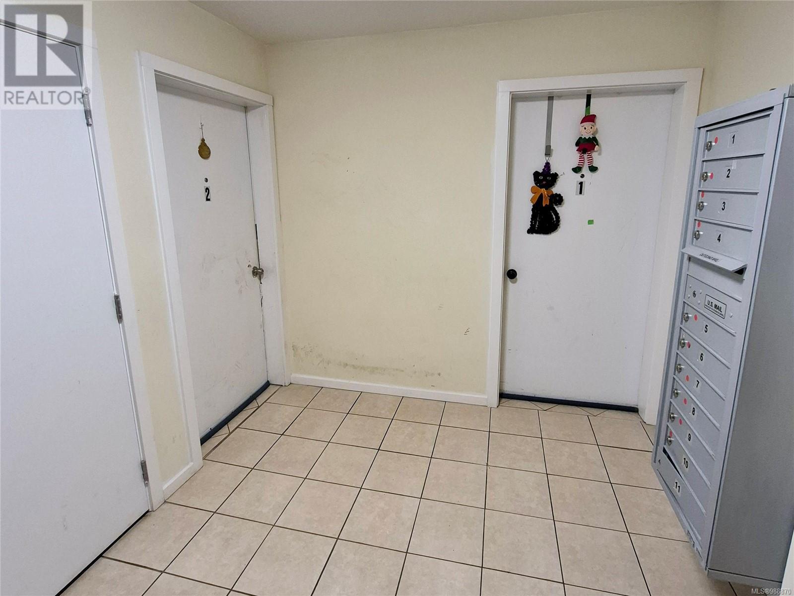 571 Albert St Property Photo 13