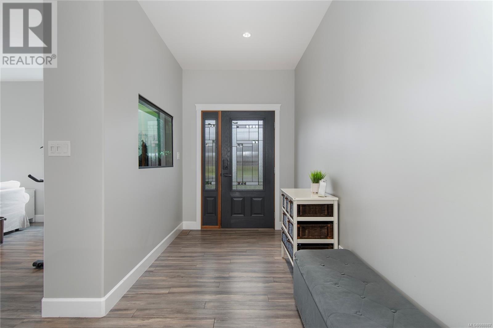 3819 Stuart Pl Property Photo 3