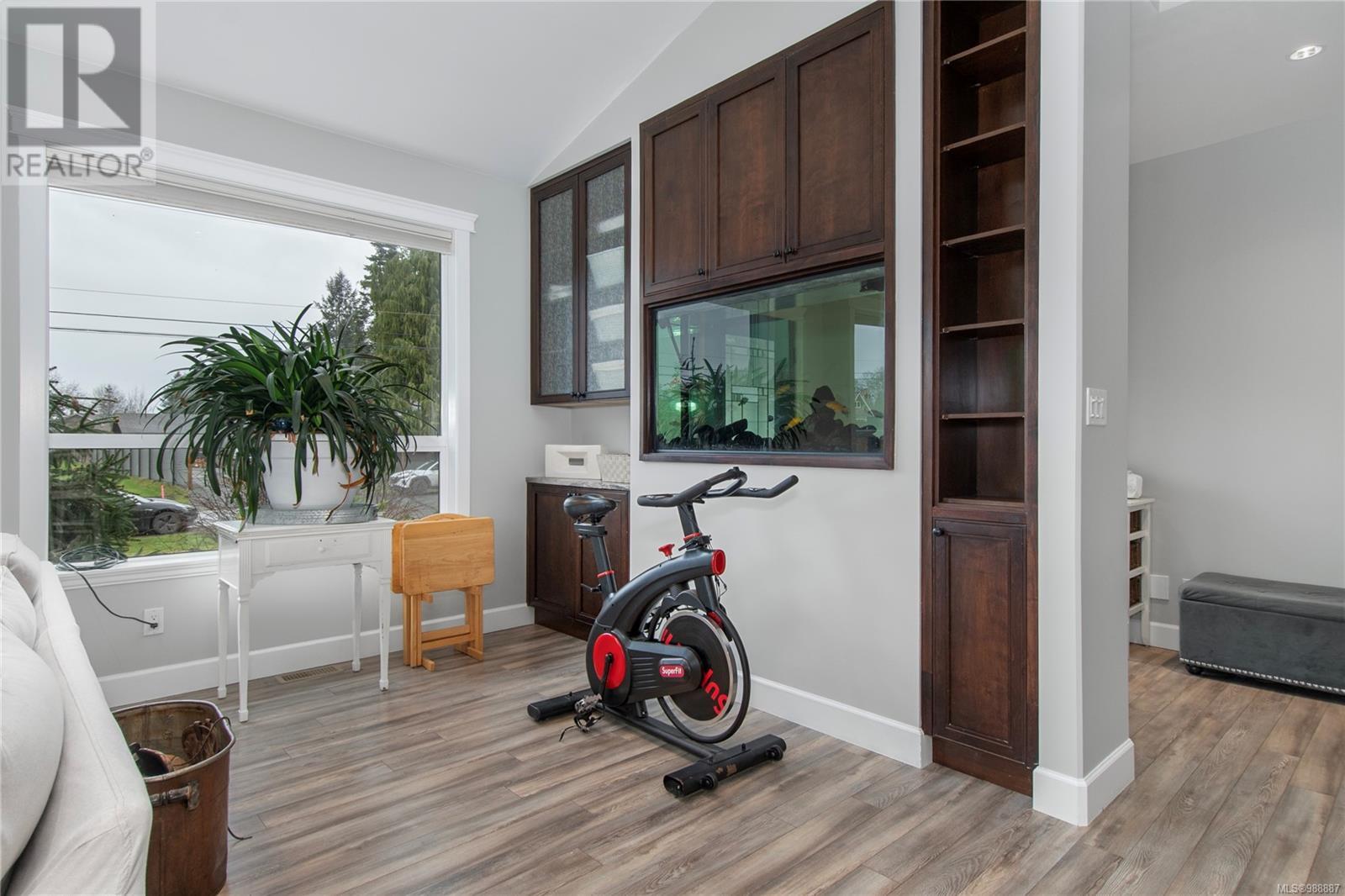 3819 Stuart Pl Property Photo 4