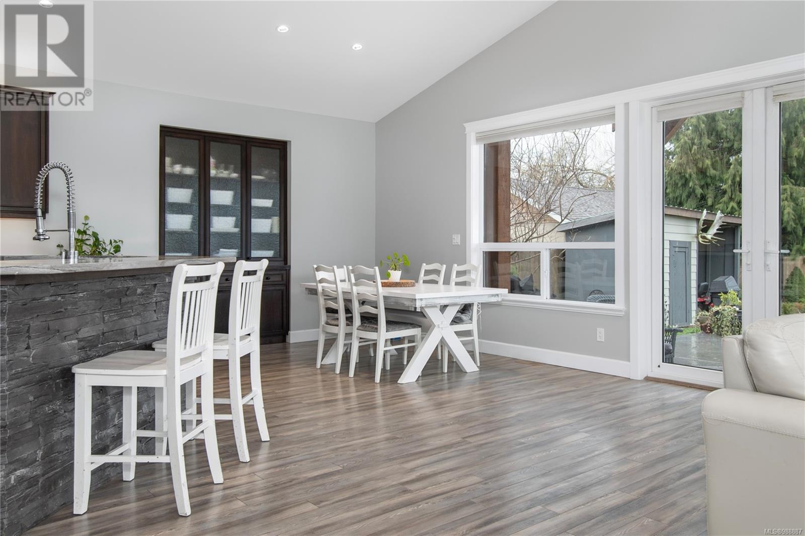 3819 Stuart Pl Property Photo 5