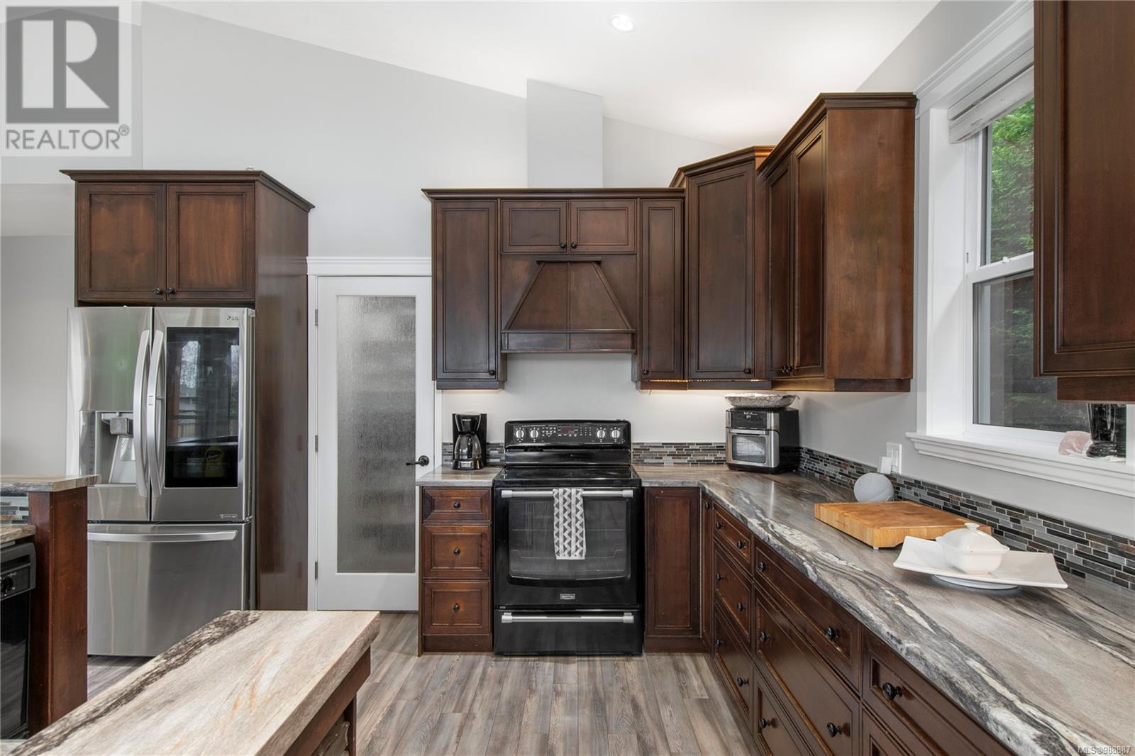 3819 Stuart Pl Property Photo 7