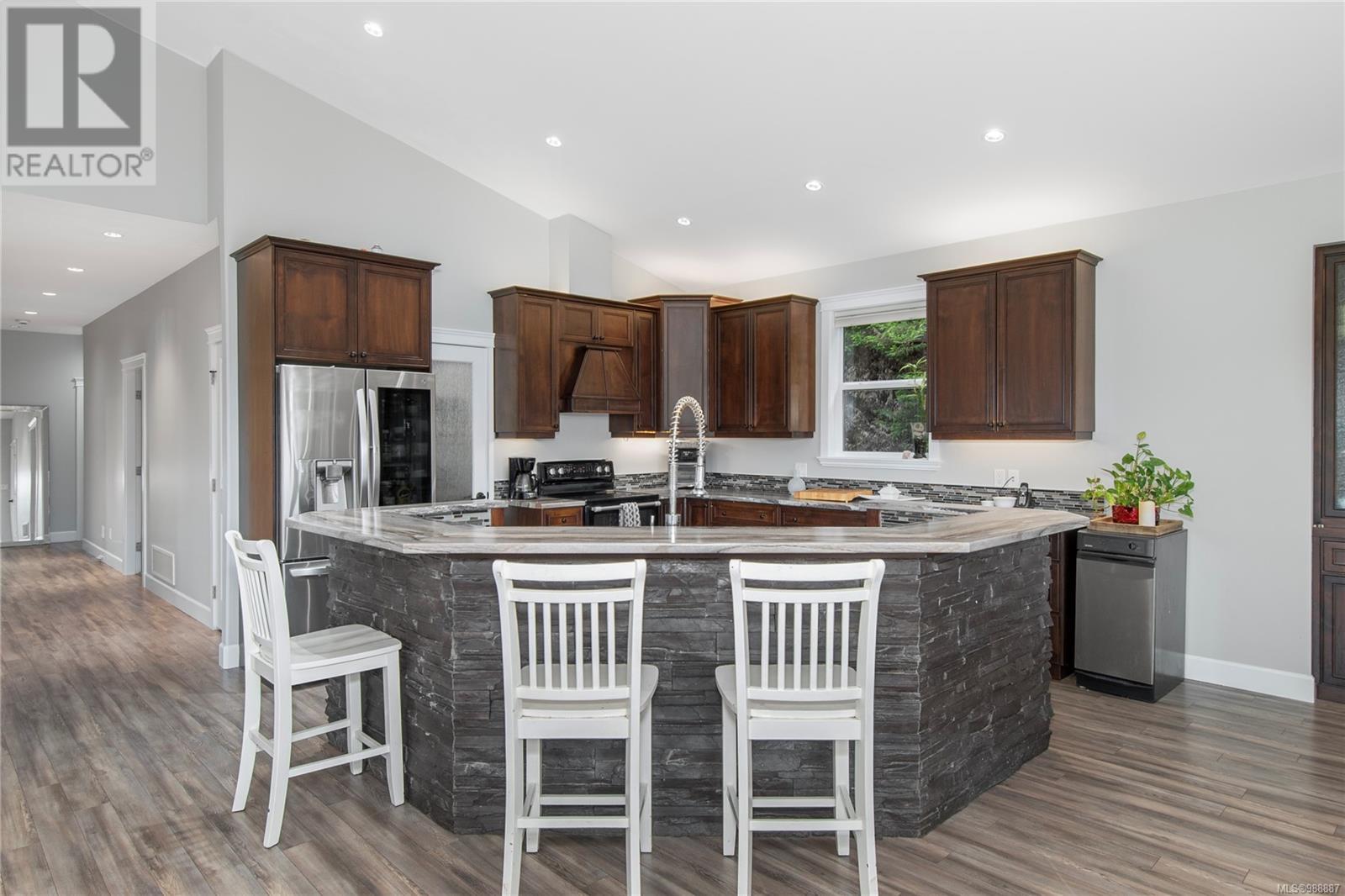 3819 Stuart Pl Property Photo 8