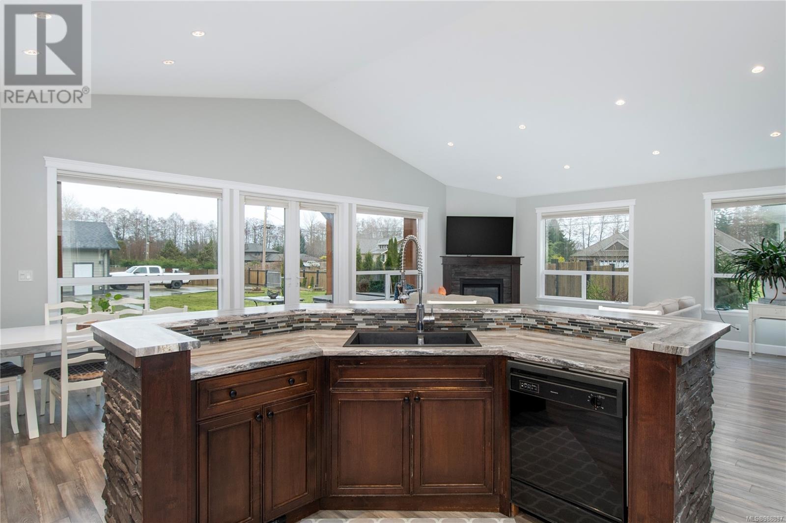 3819 Stuart Pl Property Photo 10