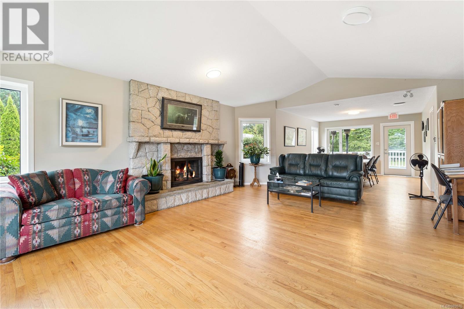 2106 Buttle Lake Way Property Photo 12