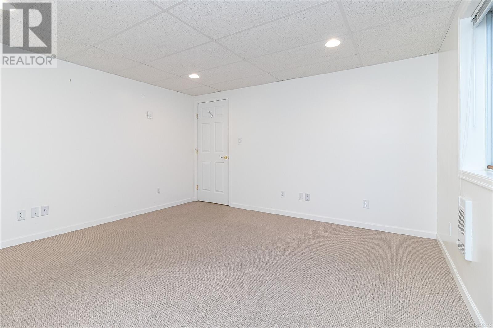 102 & 103 832 Fisgard St Property Photo 16