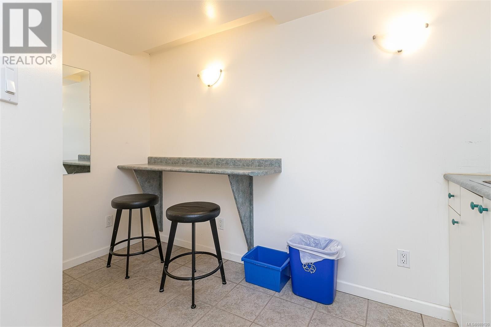 102 & 103 832 Fisgard St Property Photo 19