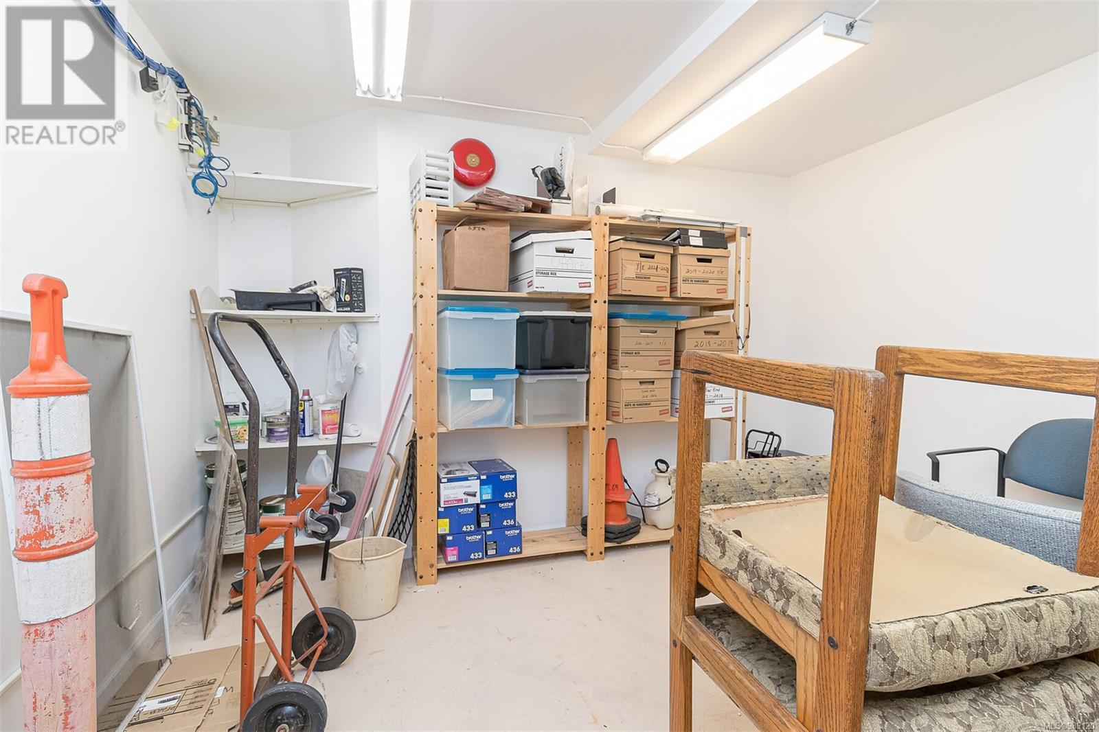 102 & 103 832 Fisgard St Property Photo 26