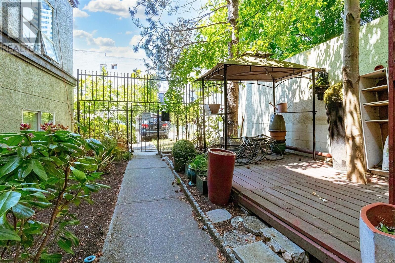 102 & 103 832 Fisgard St Property Photo 42