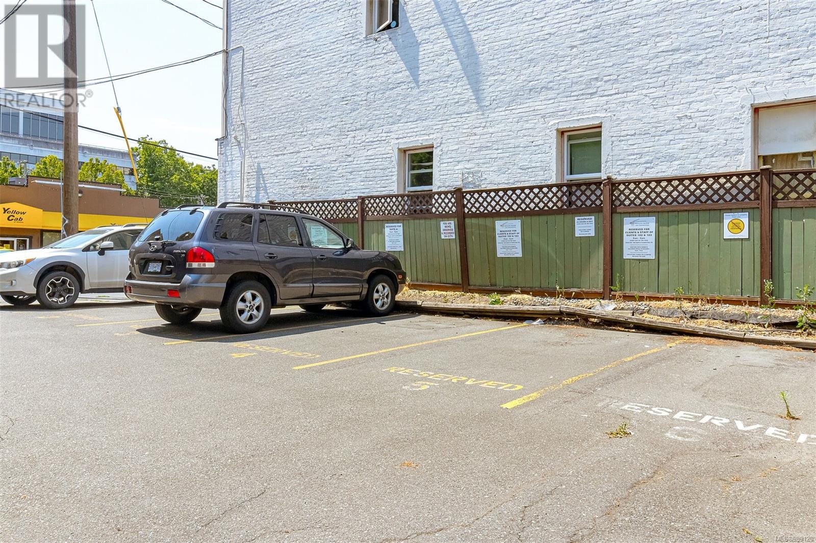 102 & 103 832 Fisgard St Property Photo 45
