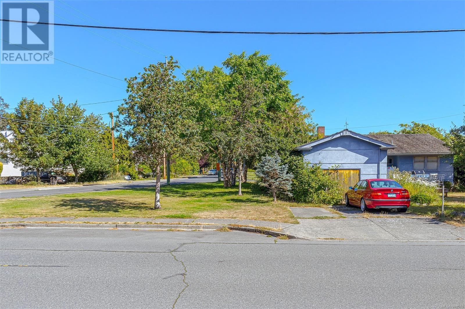 2409 Currie Rd Property Photo 5