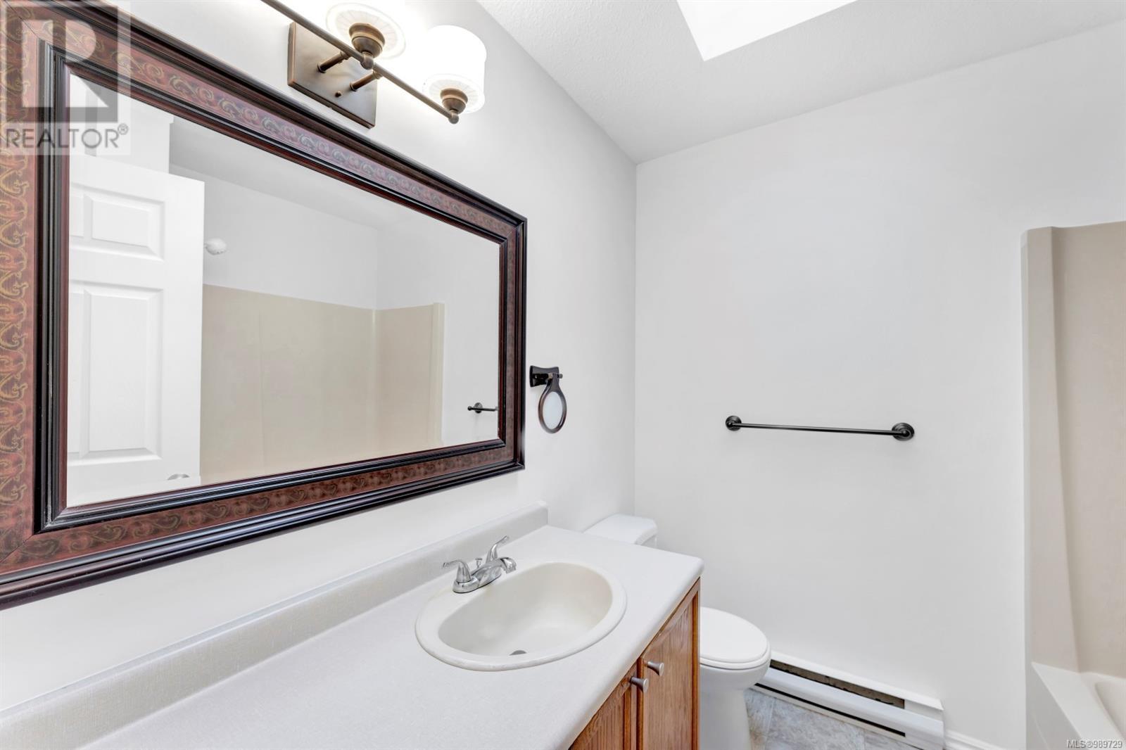 711 Starling Pl Property Photo 7