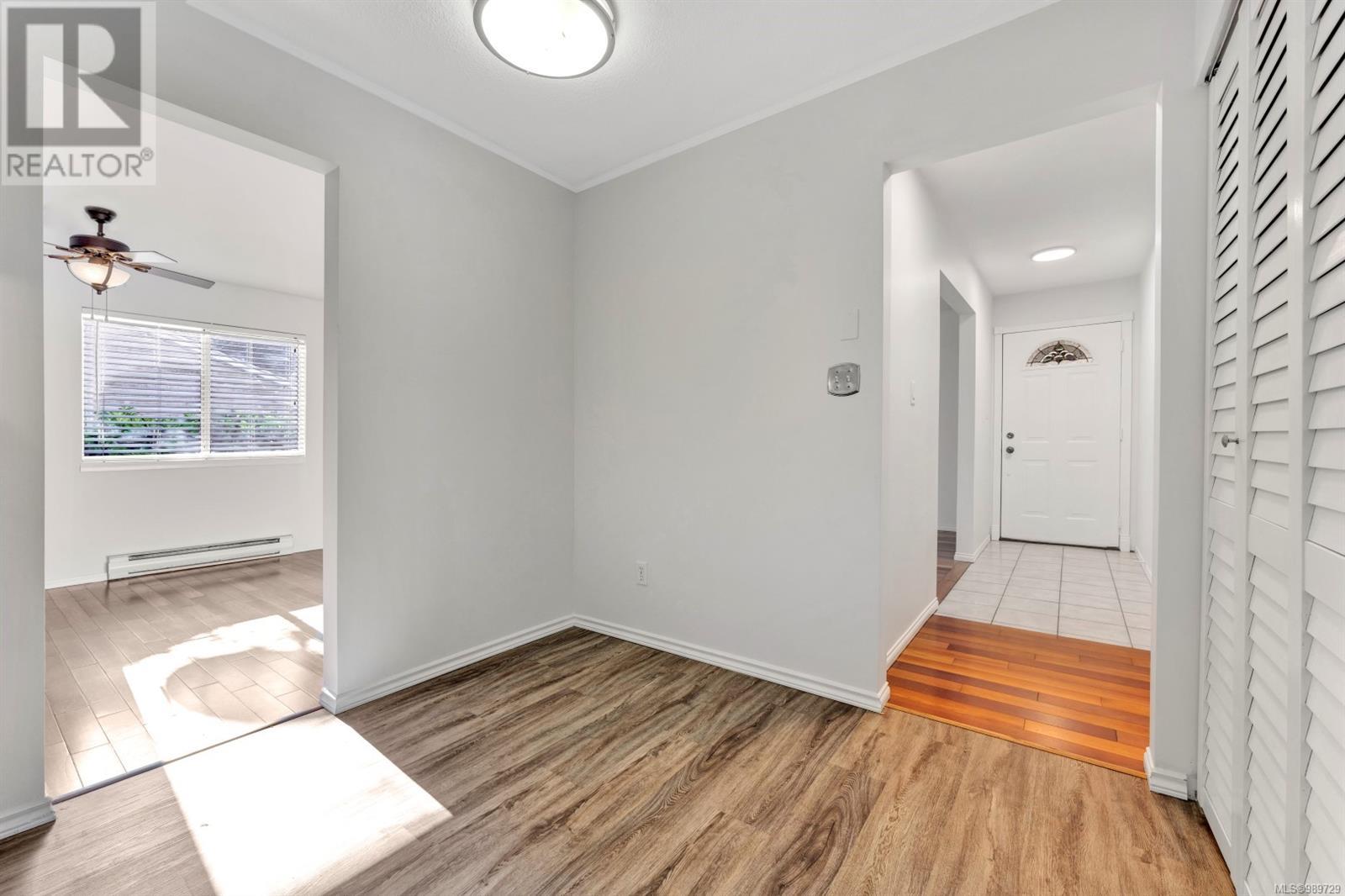 711 Starling Pl Property Photo 18