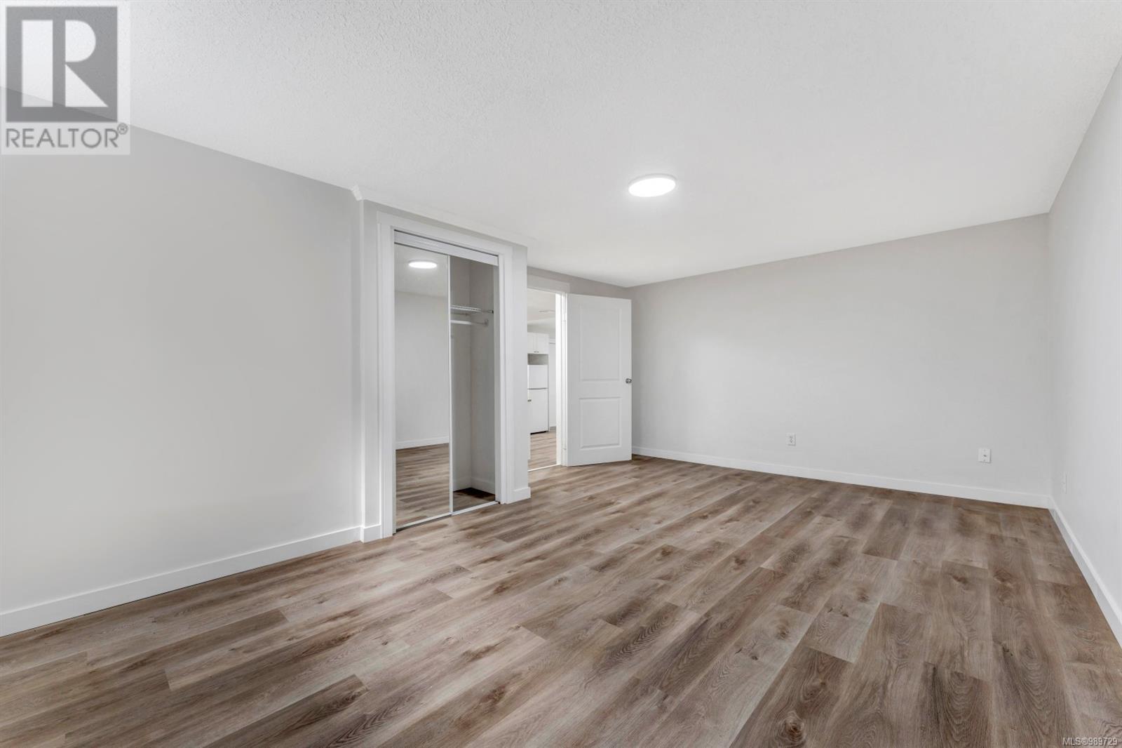 711 Starling Pl Property Photo 32