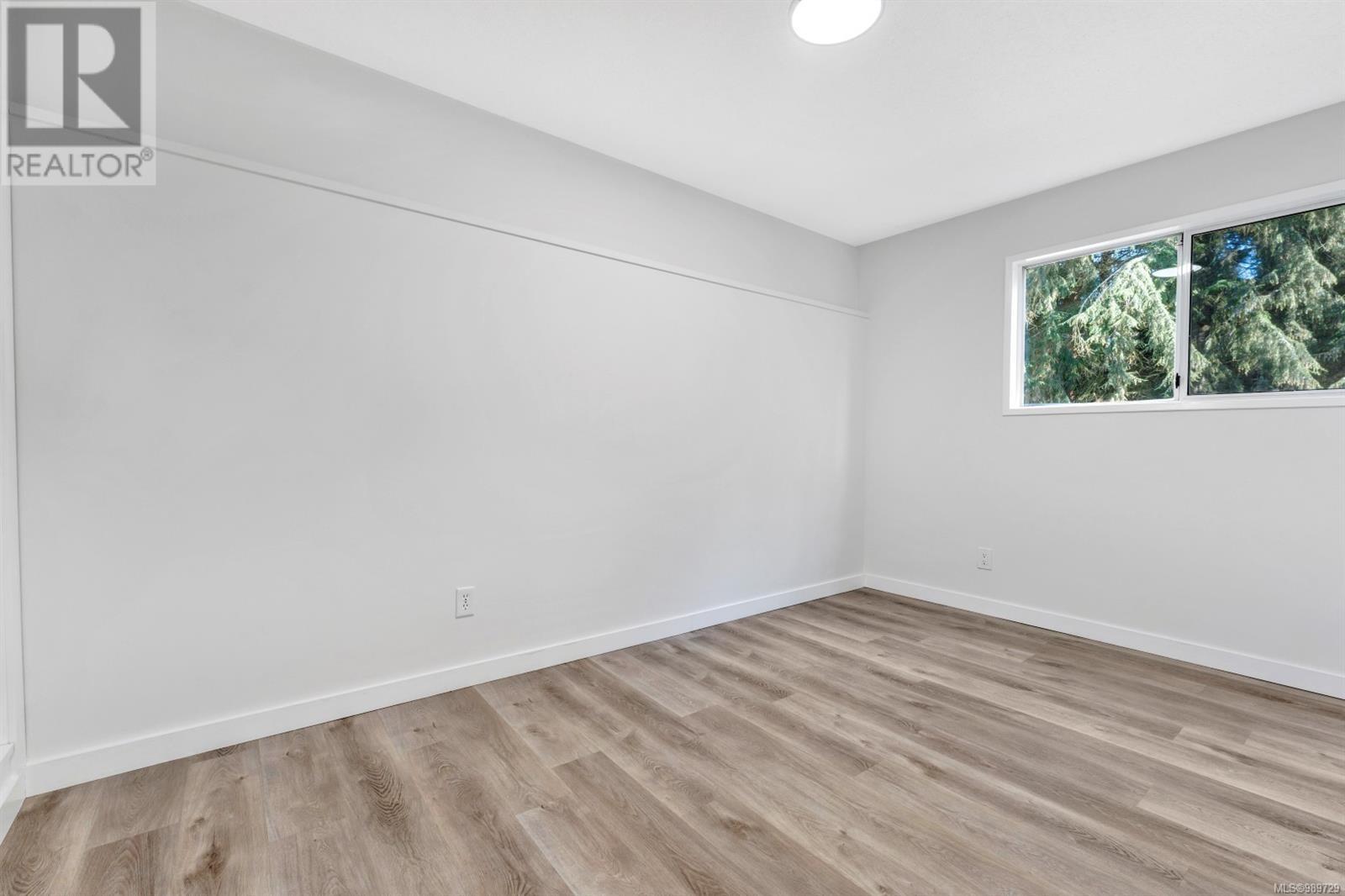 711 Starling Pl Property Photo 38