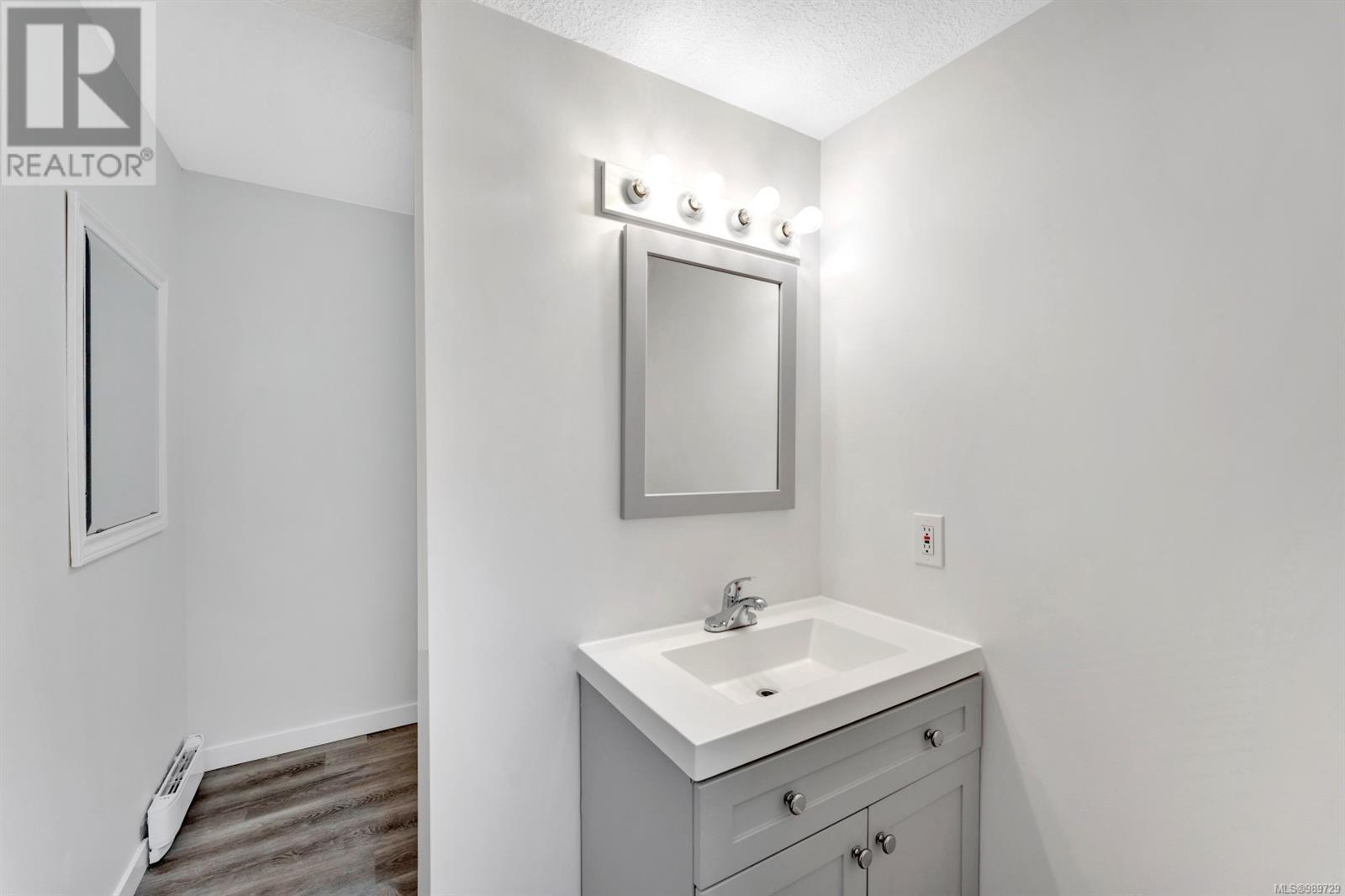 711 Starling Pl Property Photo 39