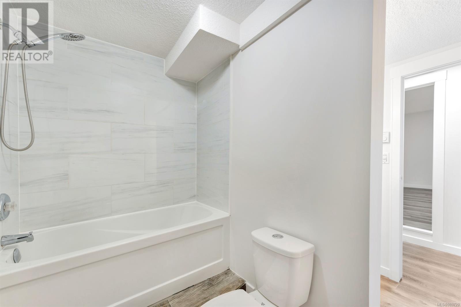 711 Starling Pl Property Photo 40