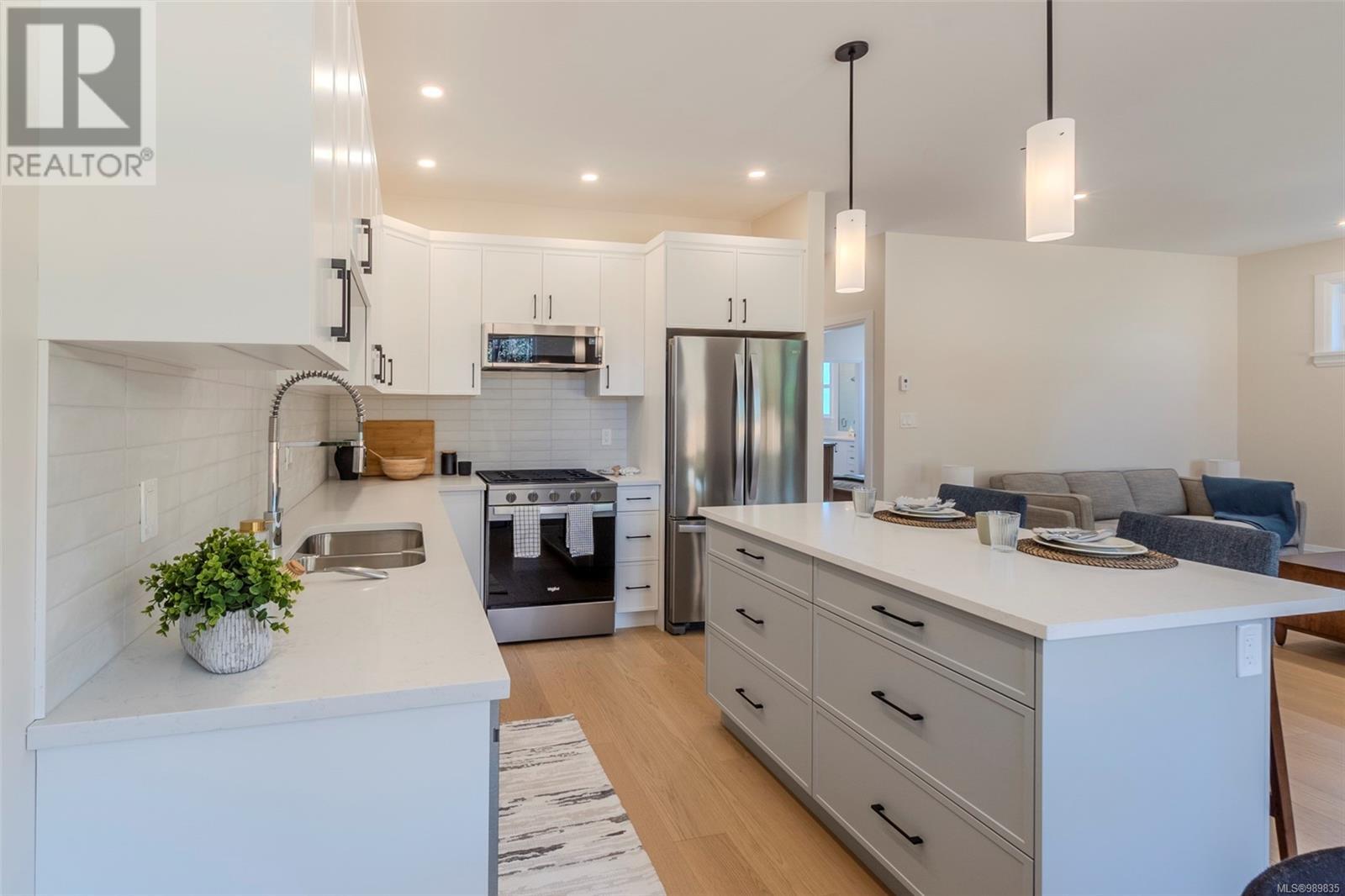 1234 Viewtop Road #114 Property Photo 4