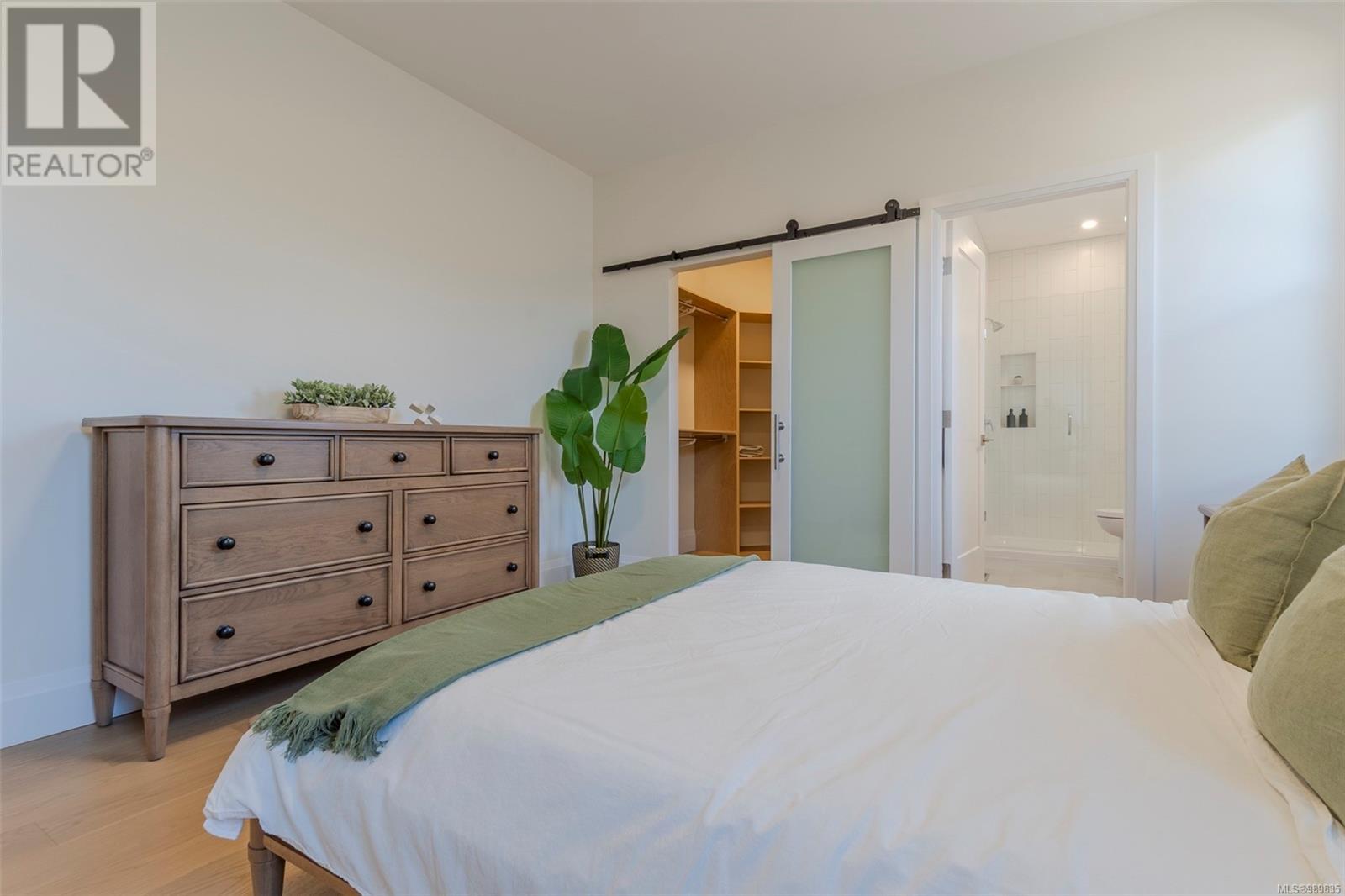 1234 Viewtop Road #114 Property Photo 9