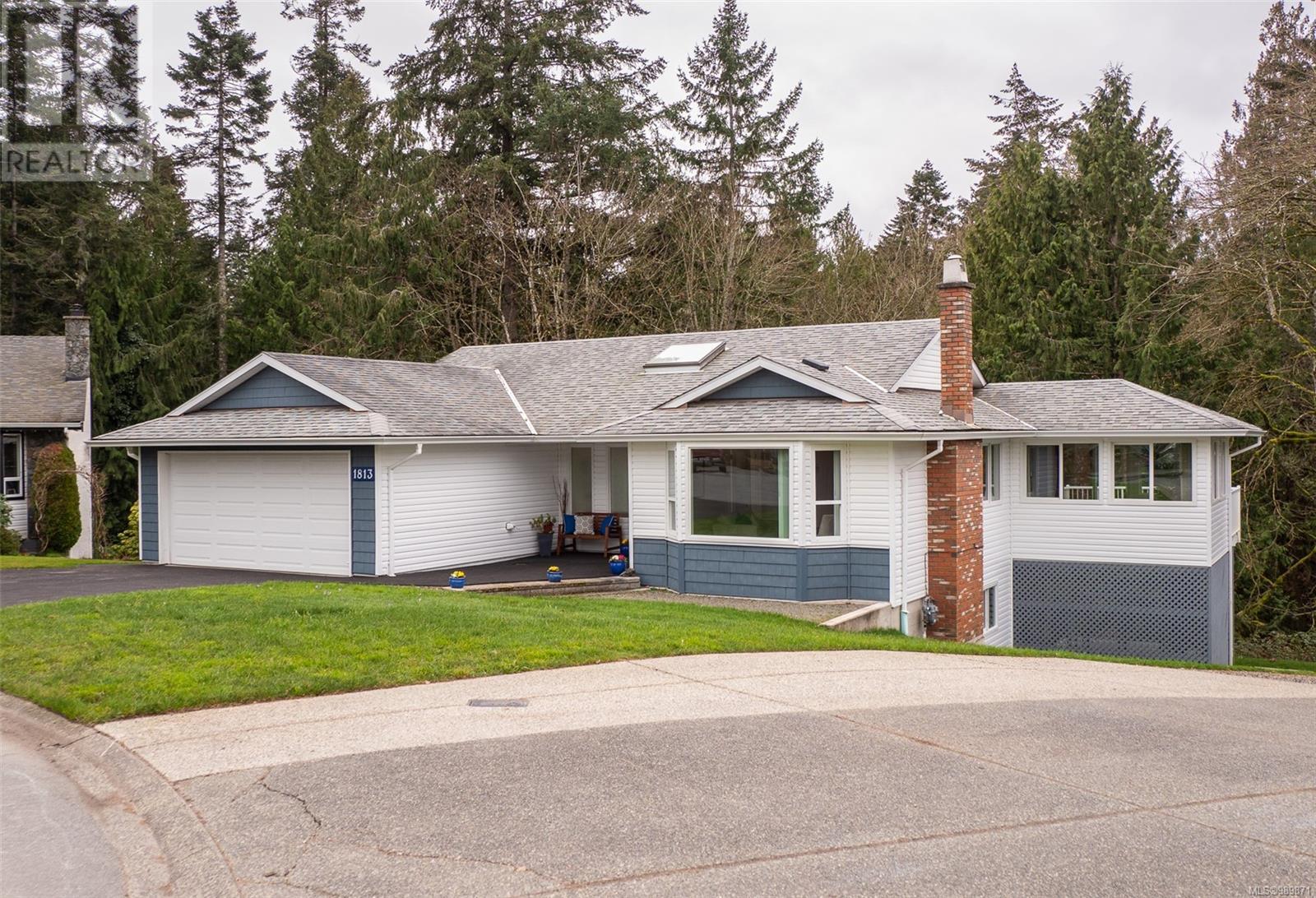 1813 Pastel Cres Property Photo