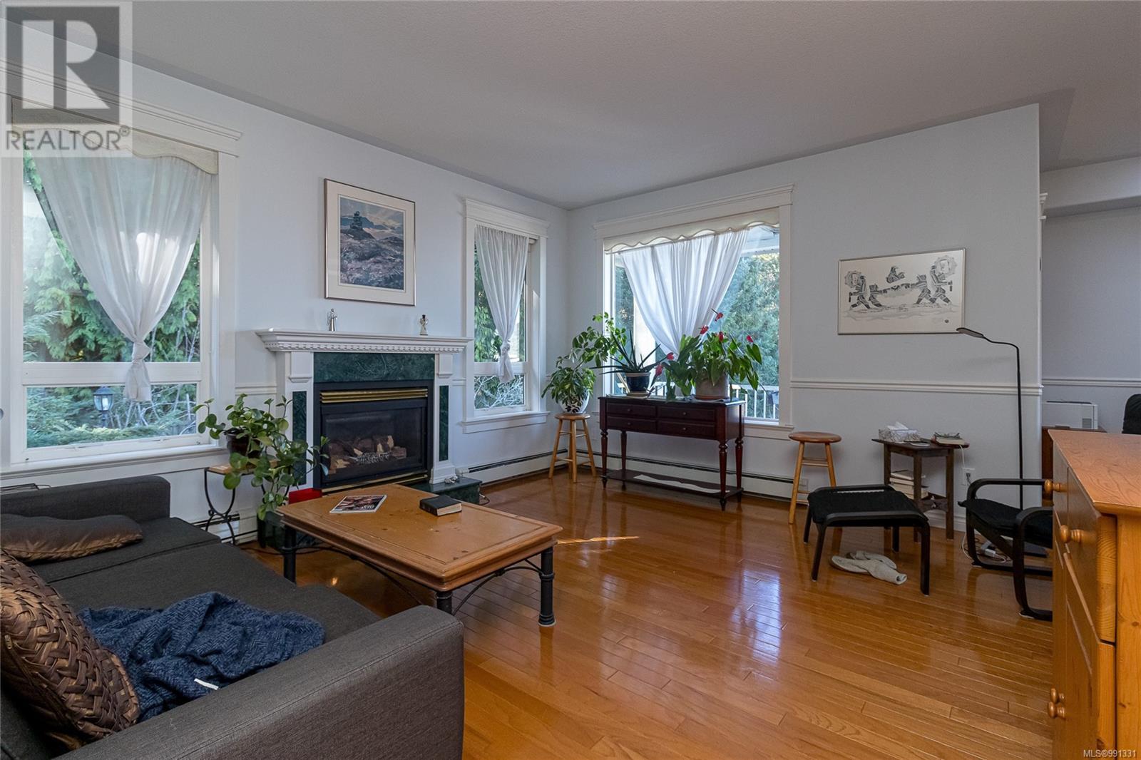 5413 Kenwill Dr Property Photo 5