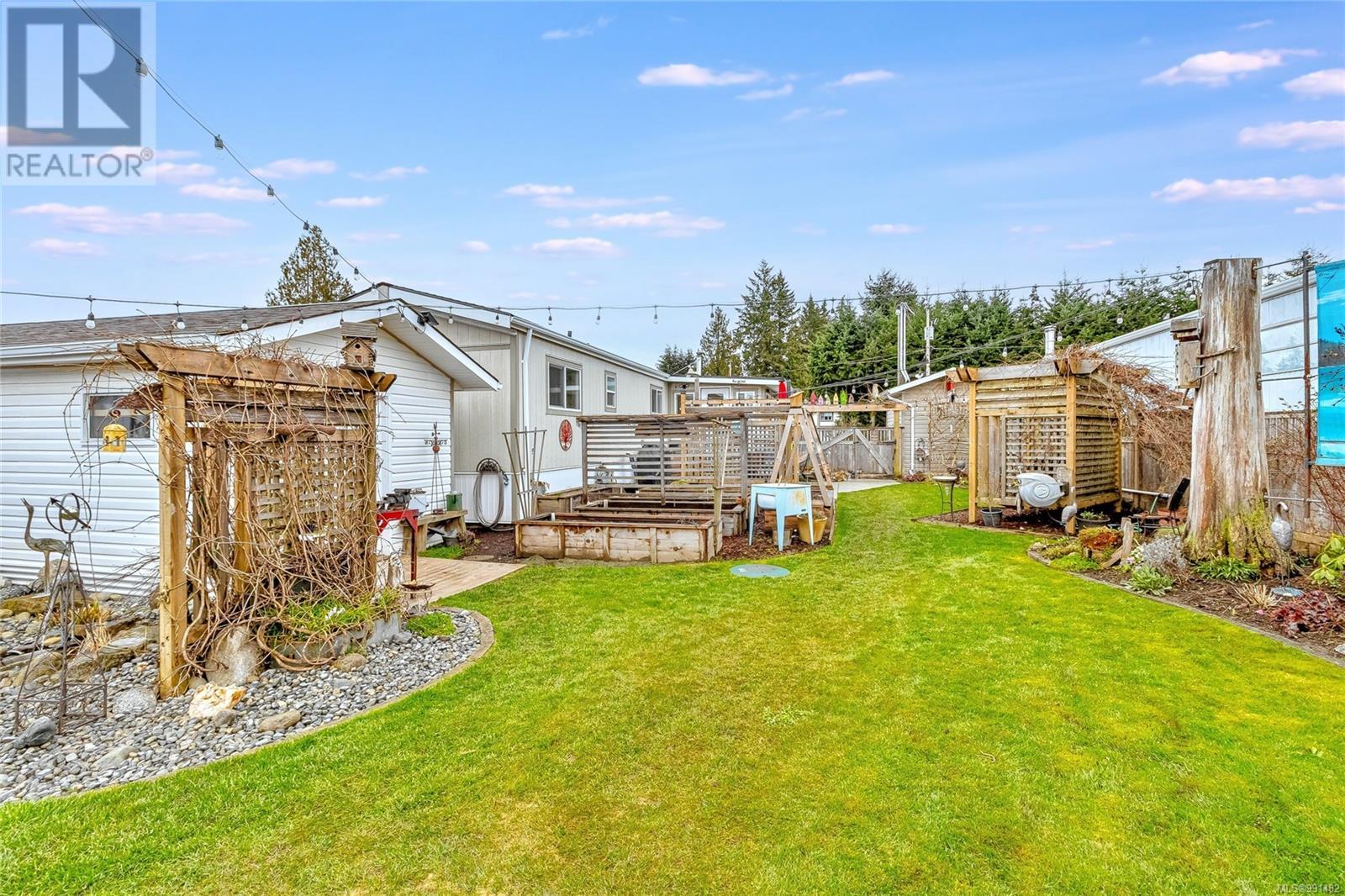 2 1572 Seabird Rd Property Photo 2